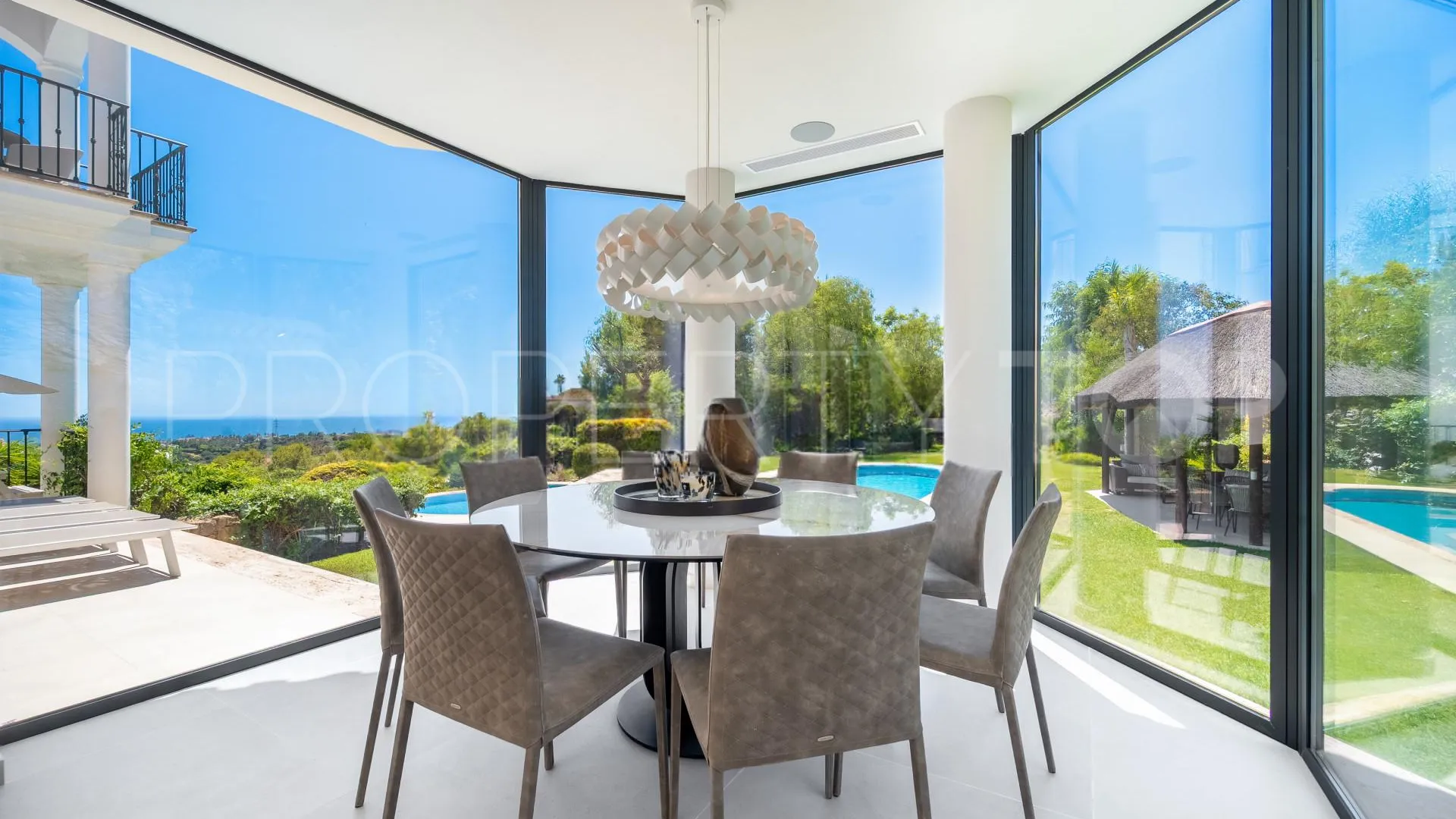 For sale villa with 6 bedrooms in Marbella Hill Club