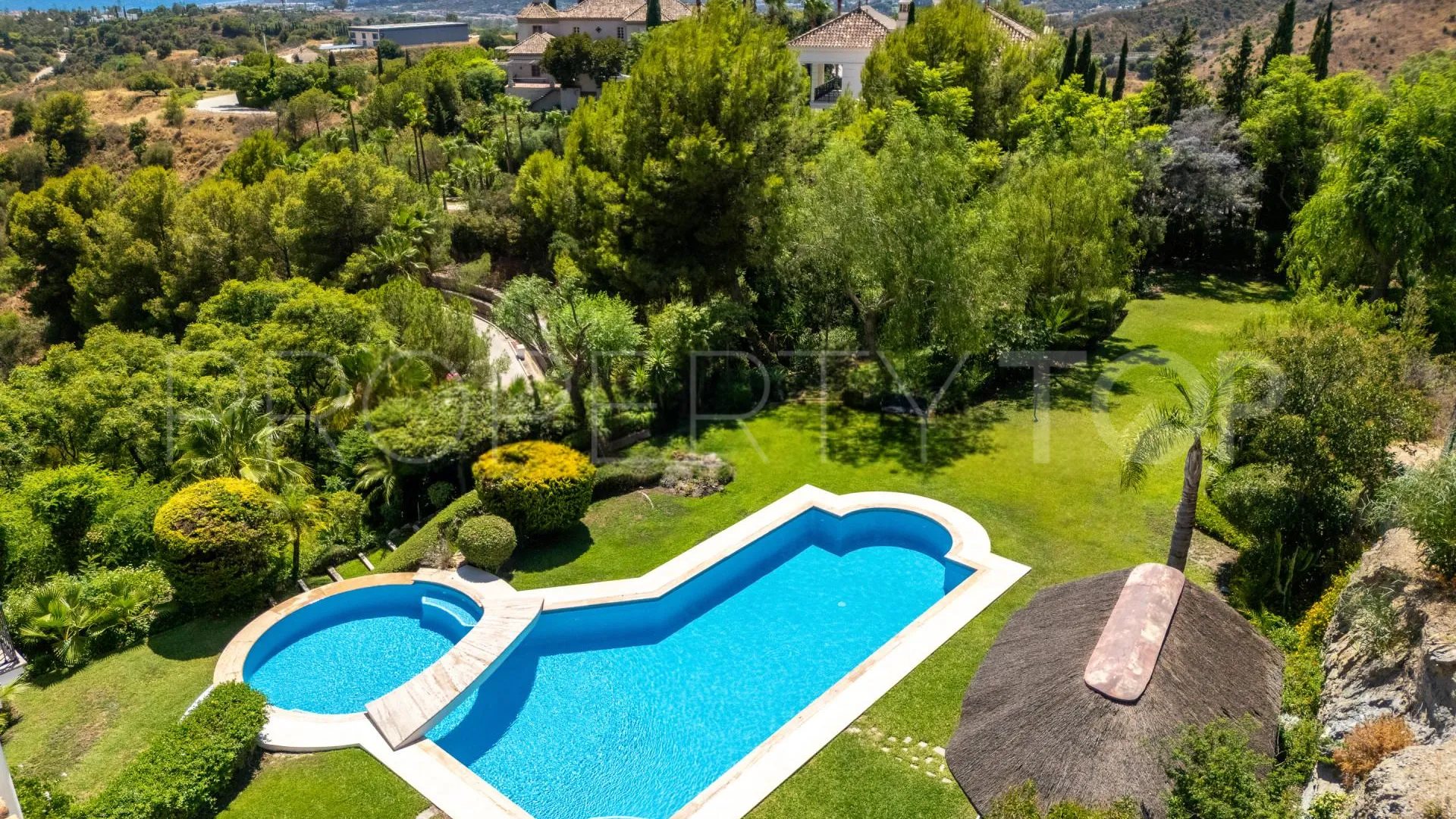 For sale villa with 6 bedrooms in Marbella Hill Club