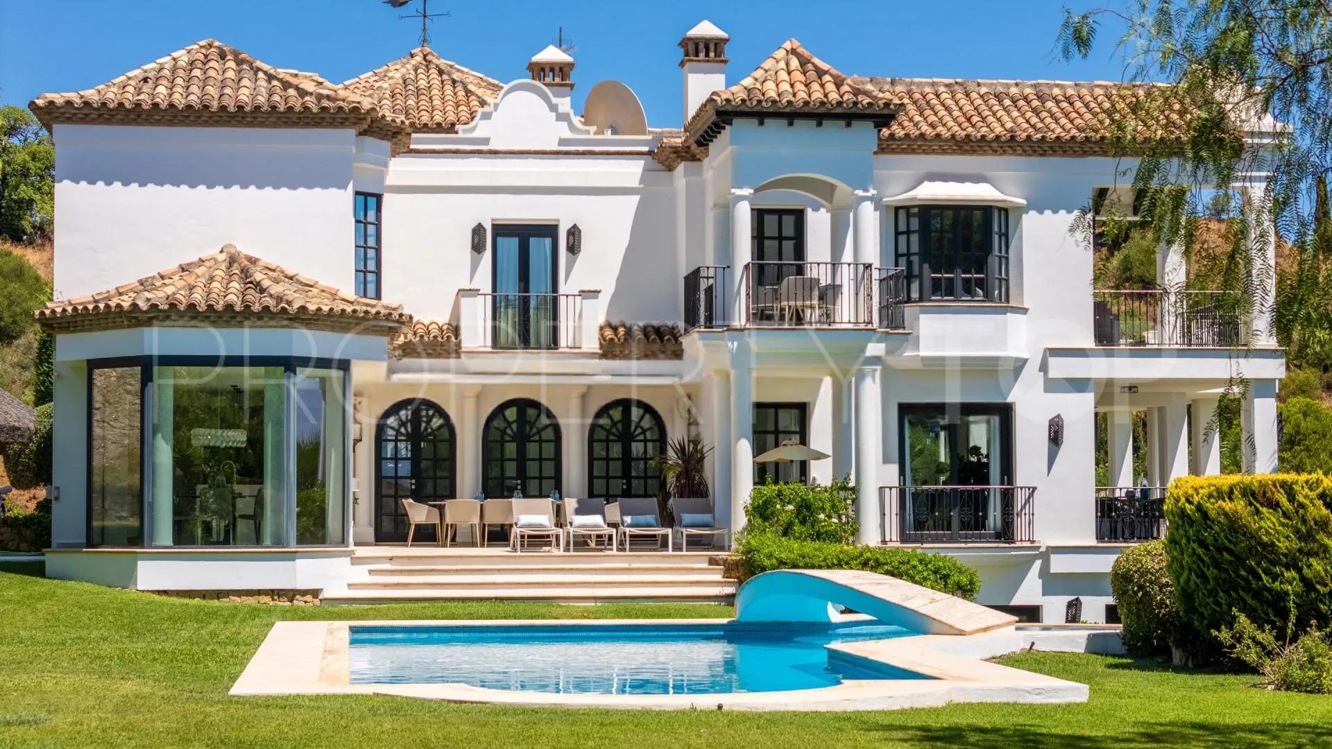 For sale villa with 6 bedrooms in Marbella Hill Club