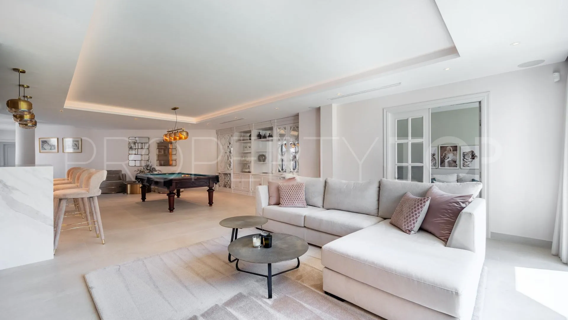 For sale villa with 6 bedrooms in Marbella Hill Club