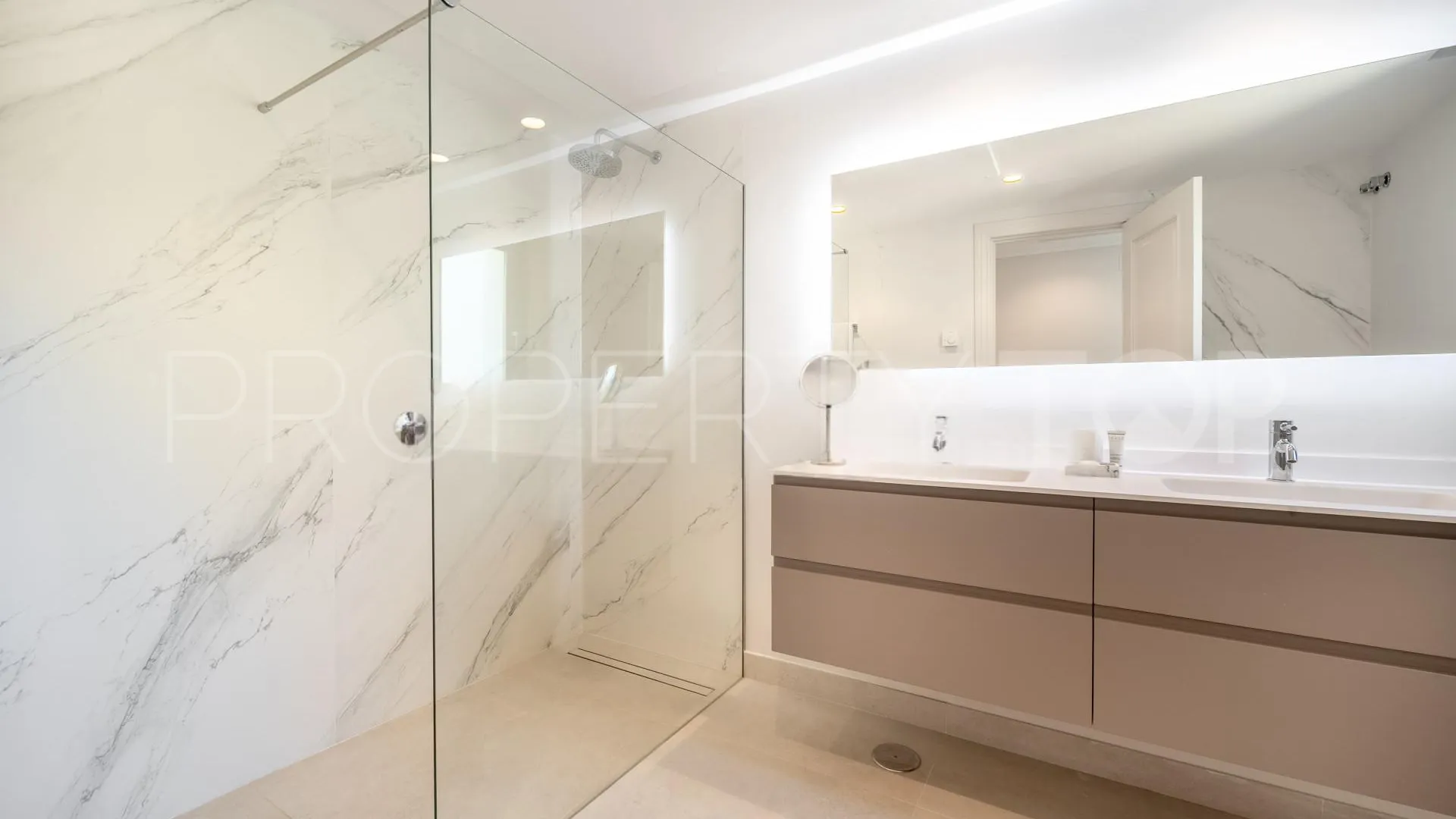 For sale villa with 6 bedrooms in Marbella Hill Club