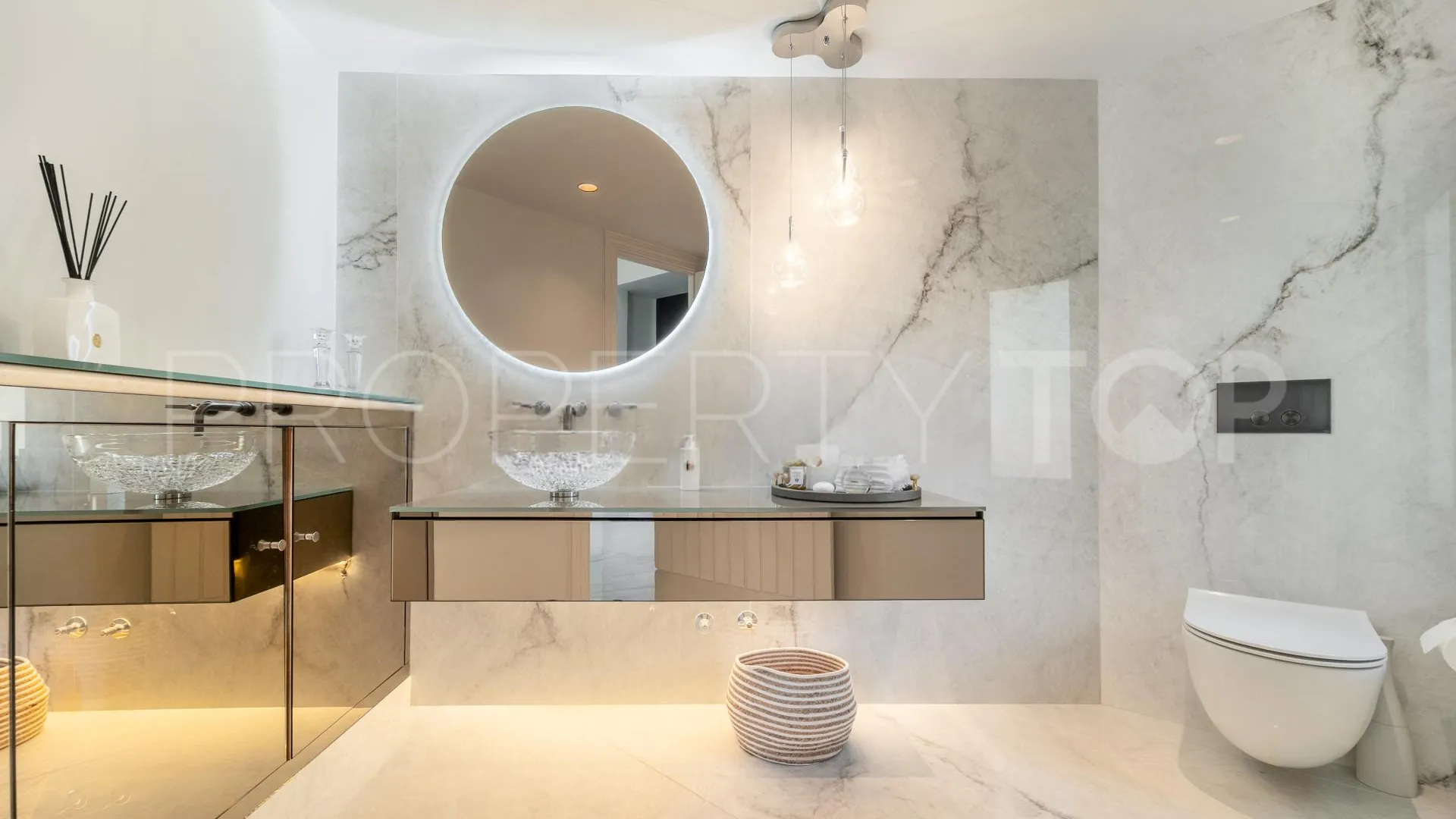 For sale villa with 6 bedrooms in Marbella Hill Club