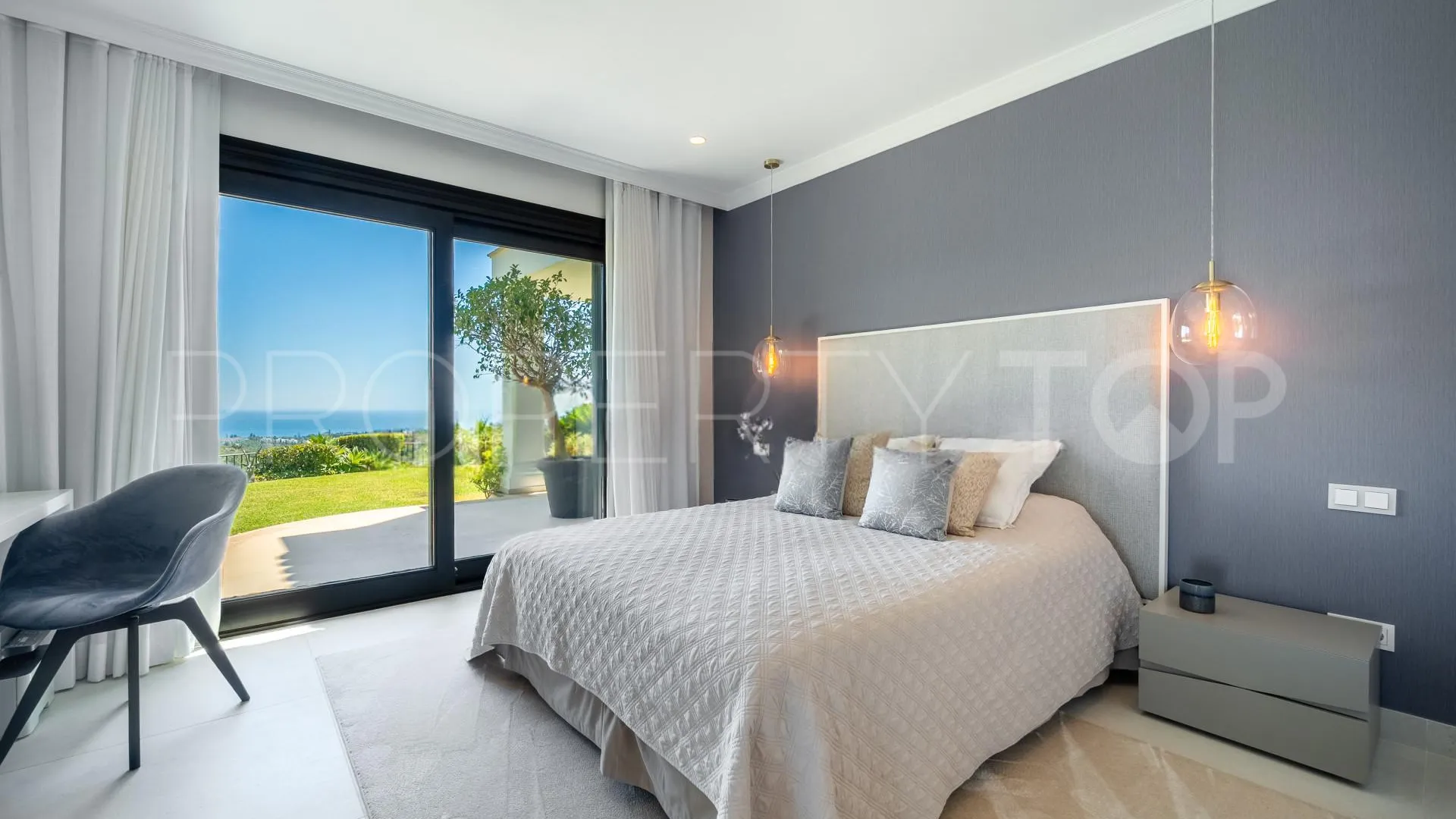 For sale villa with 6 bedrooms in Marbella Hill Club