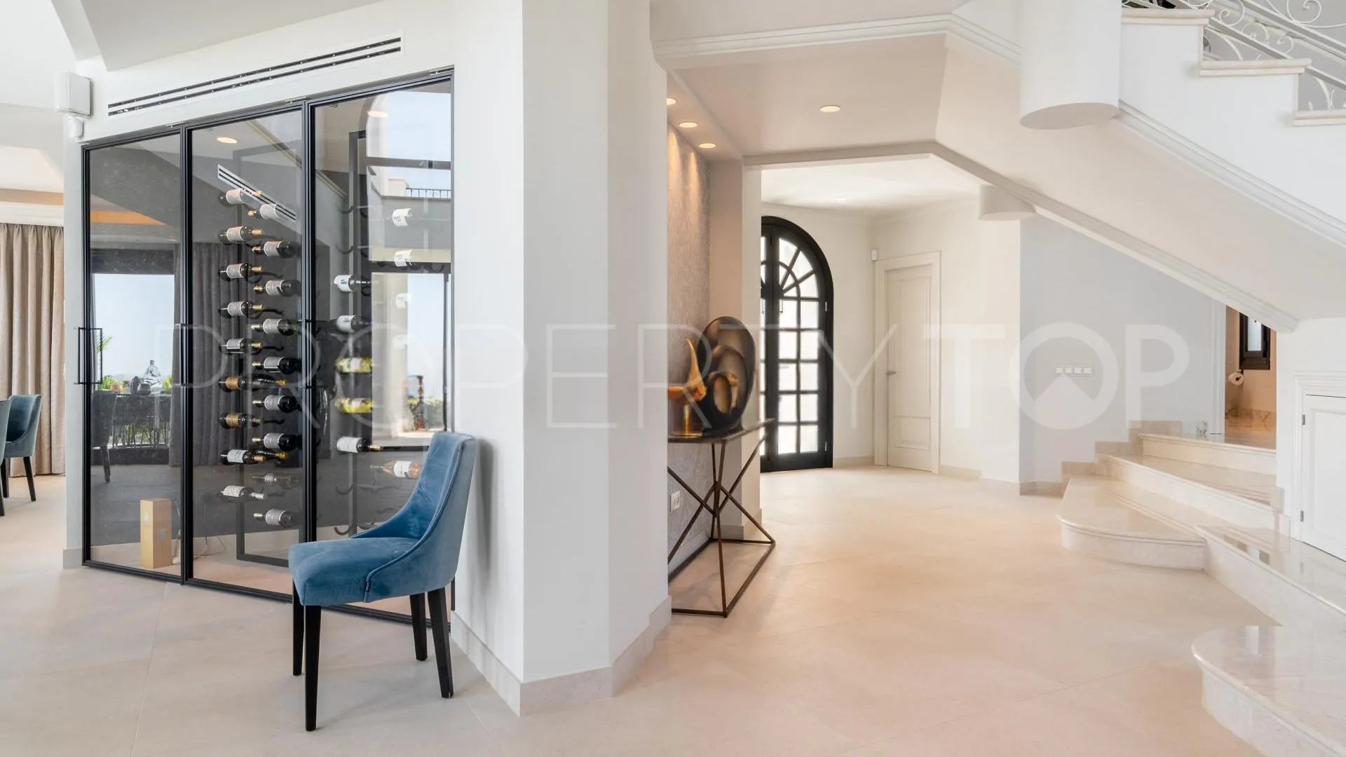 For sale villa with 6 bedrooms in Marbella Hill Club