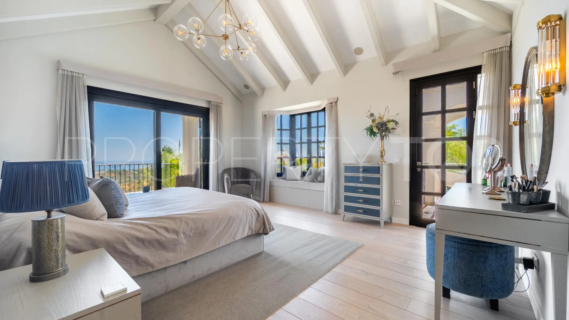 For sale villa with 6 bedrooms in Marbella Hill Club