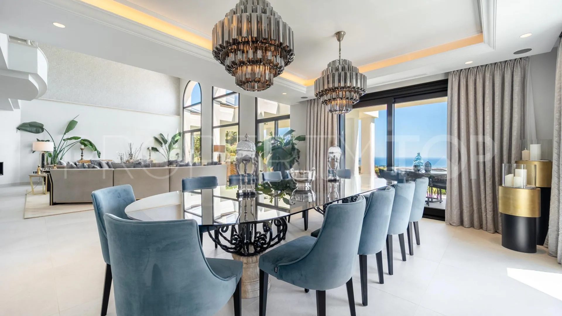 For sale villa with 6 bedrooms in Marbella Hill Club