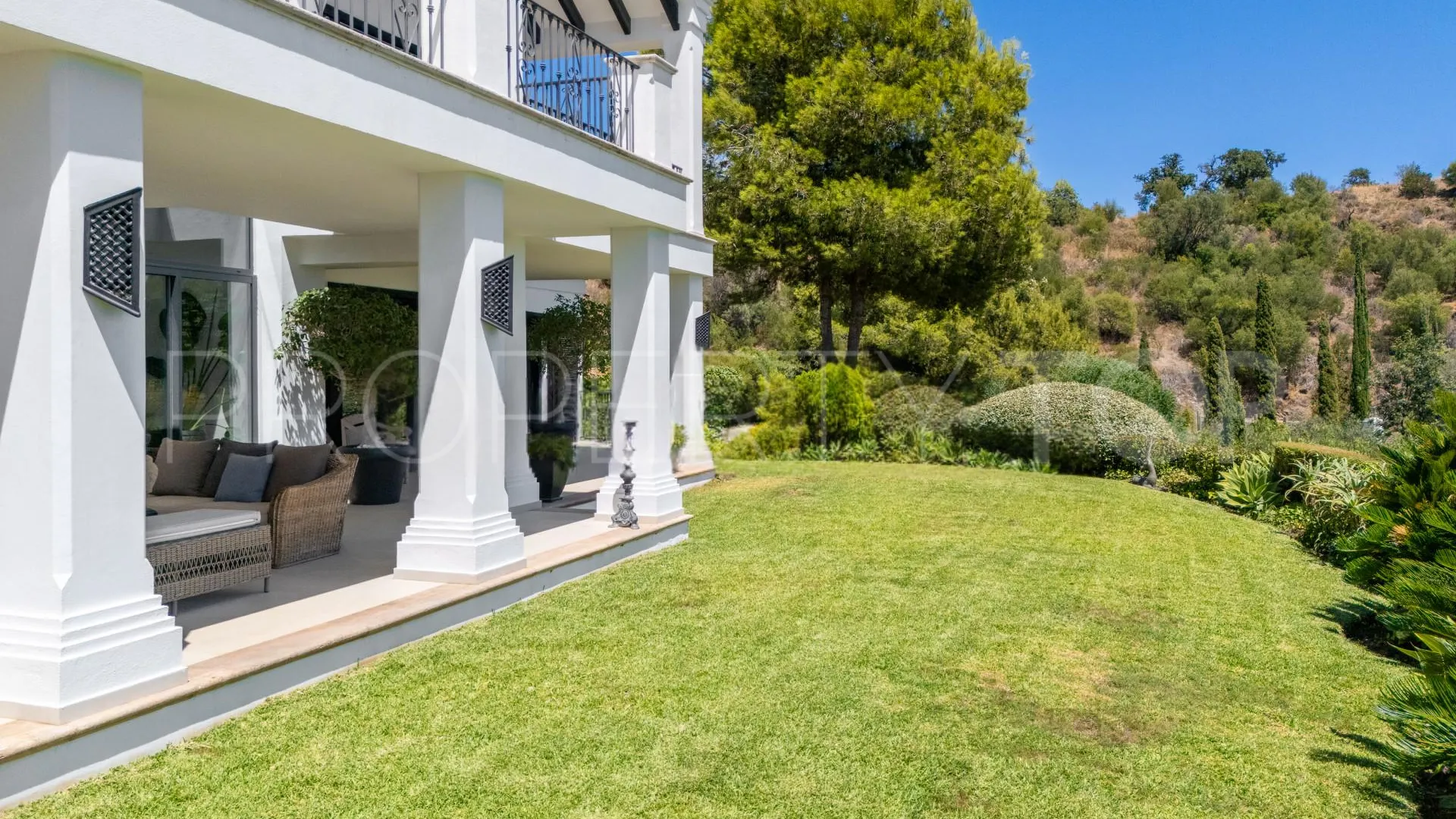 For sale villa with 6 bedrooms in Marbella Hill Club