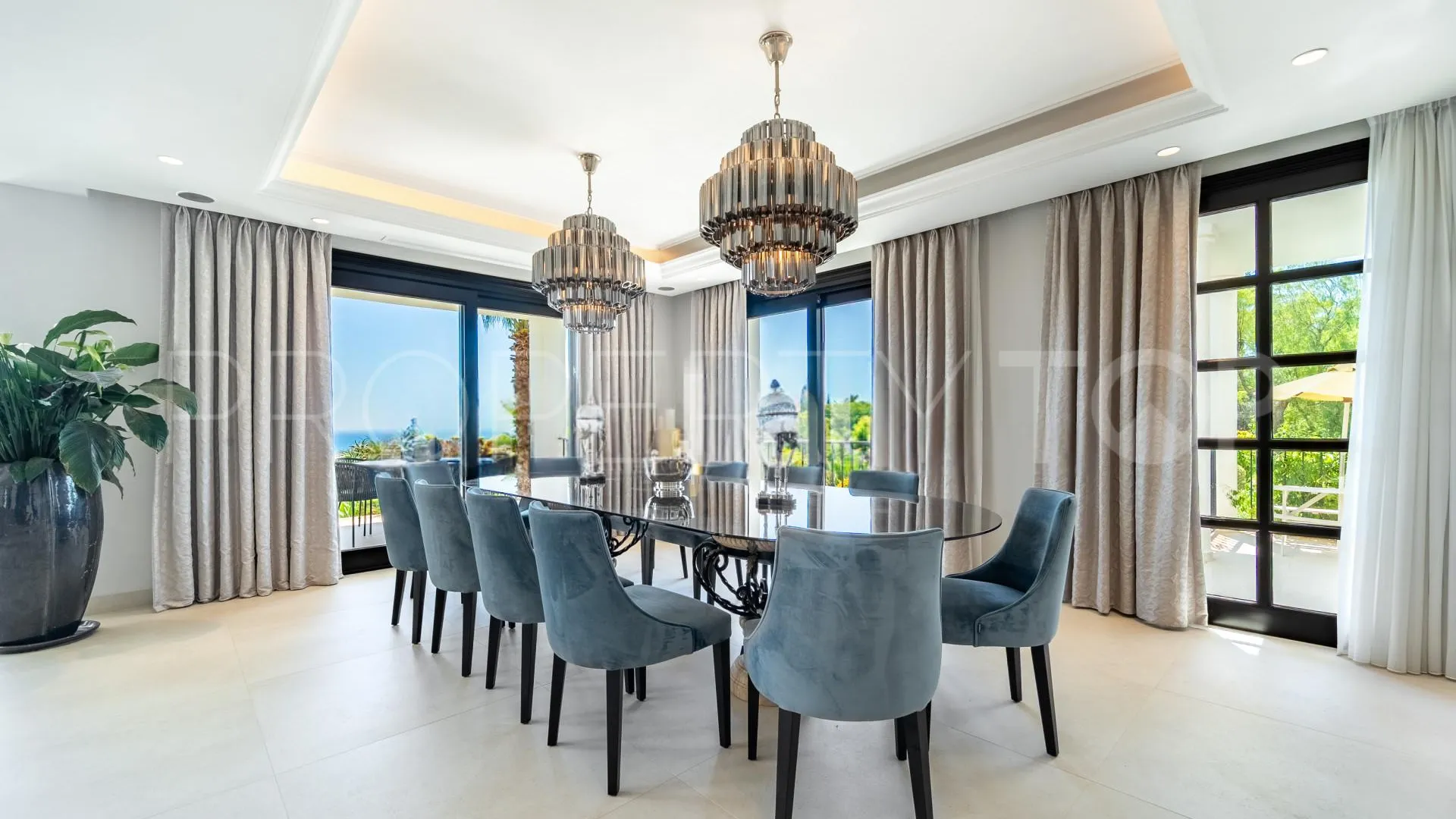 For sale villa with 6 bedrooms in Marbella Hill Club