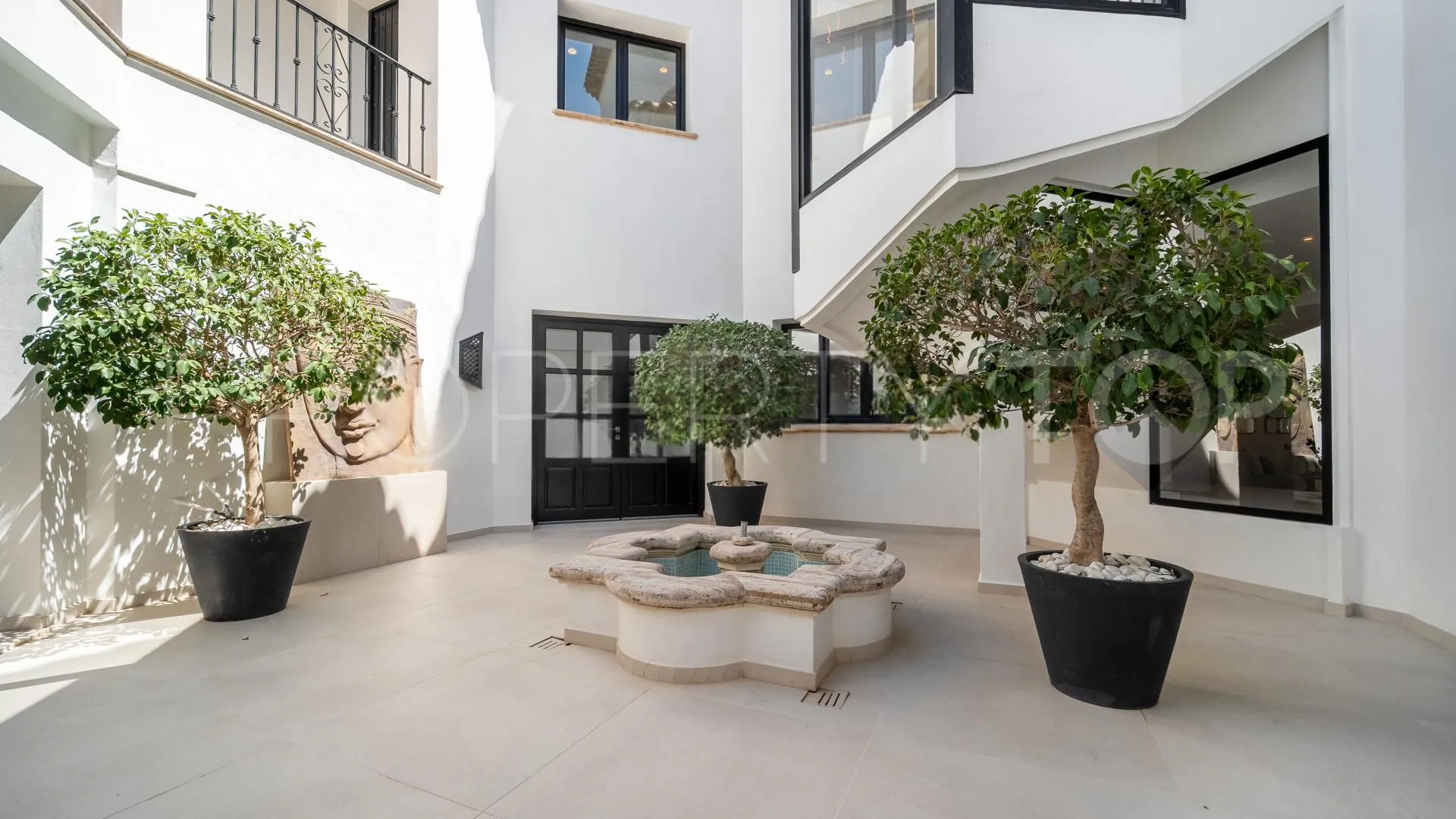 For sale villa with 6 bedrooms in Marbella Hill Club