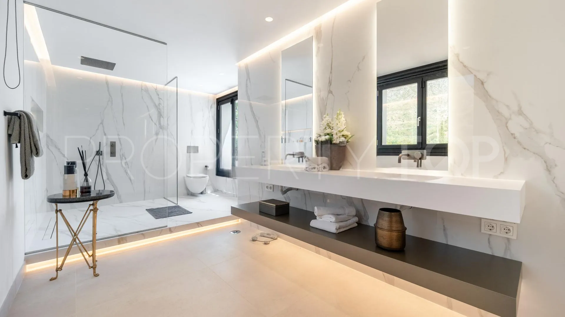 For sale villa with 6 bedrooms in Marbella Hill Club