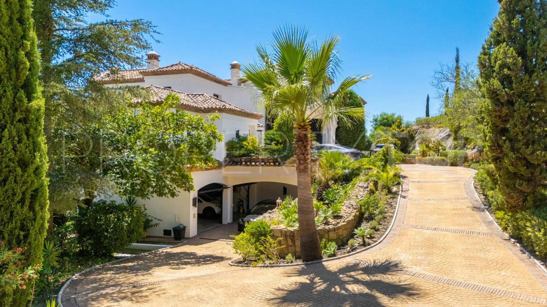 For sale villa with 6 bedrooms in Marbella Hill Club