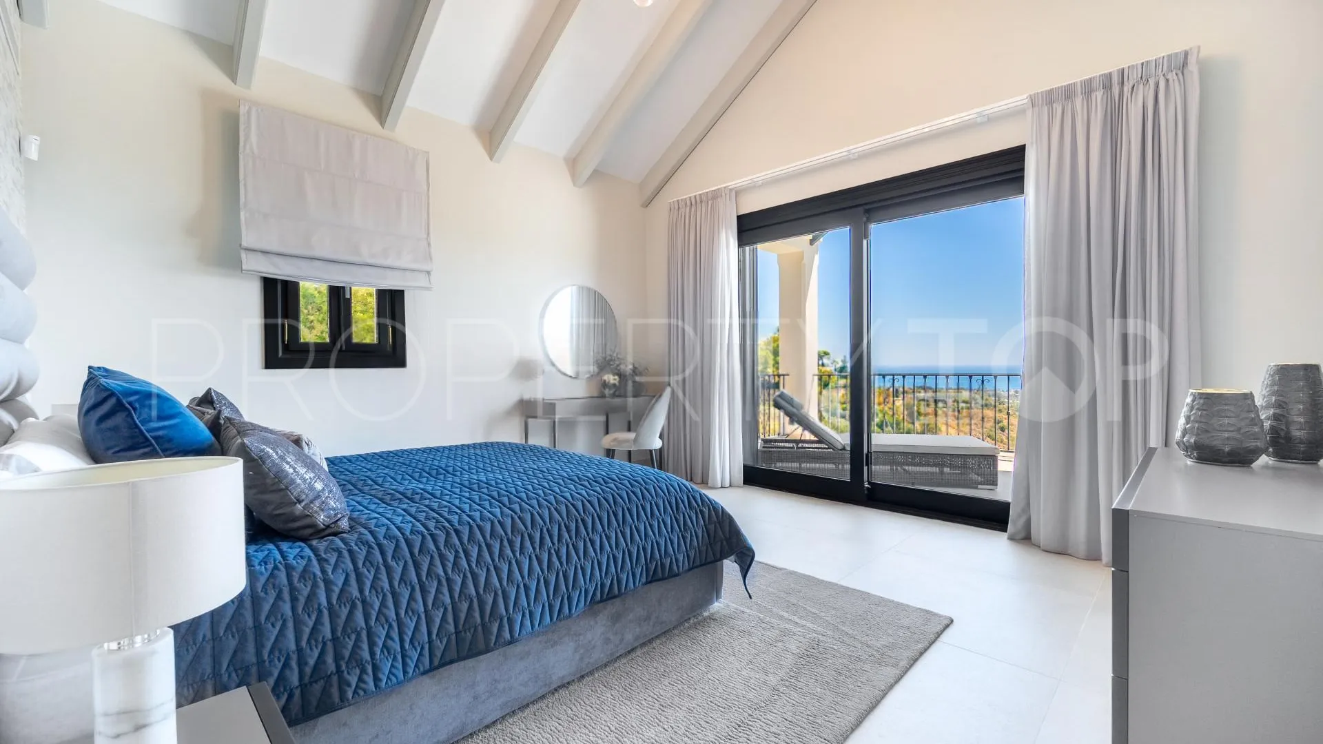 For sale villa with 6 bedrooms in Marbella Hill Club