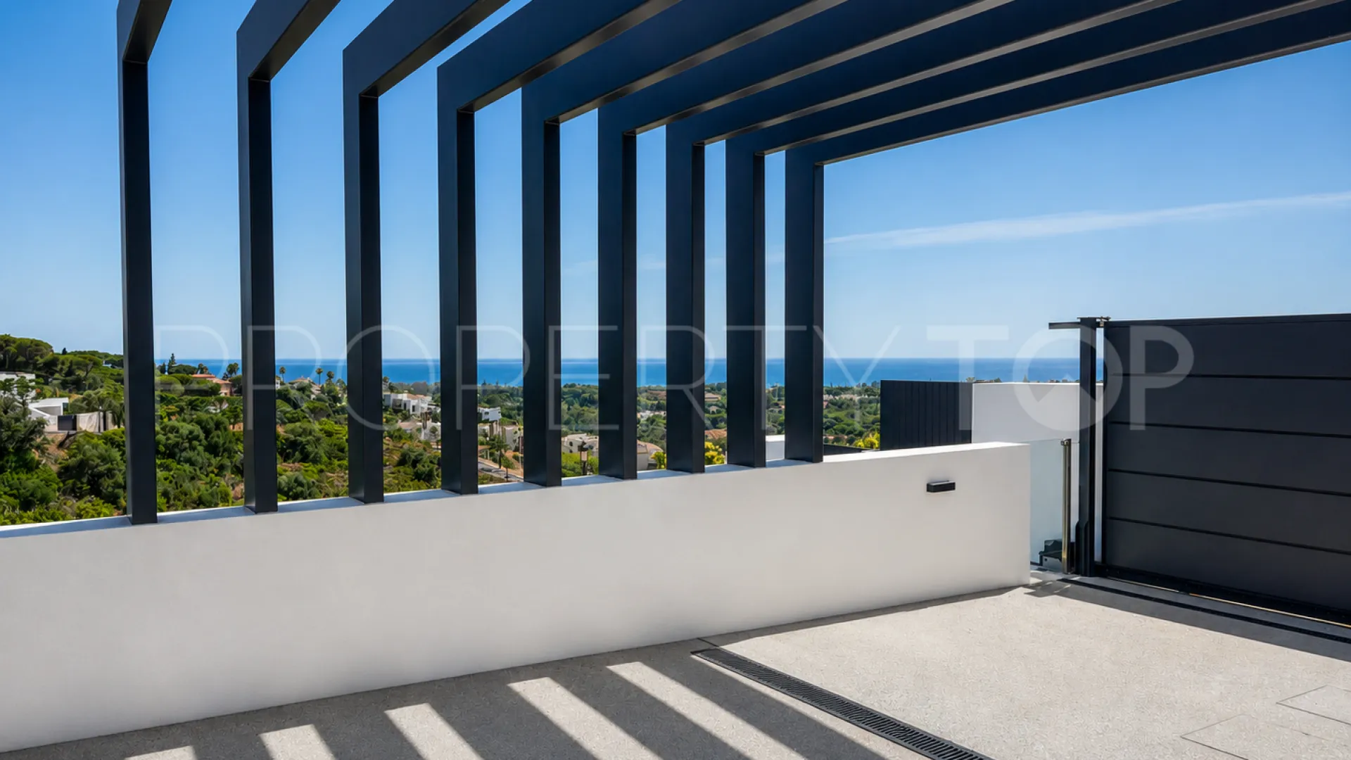 4 bedrooms villa for sale in Elviria
