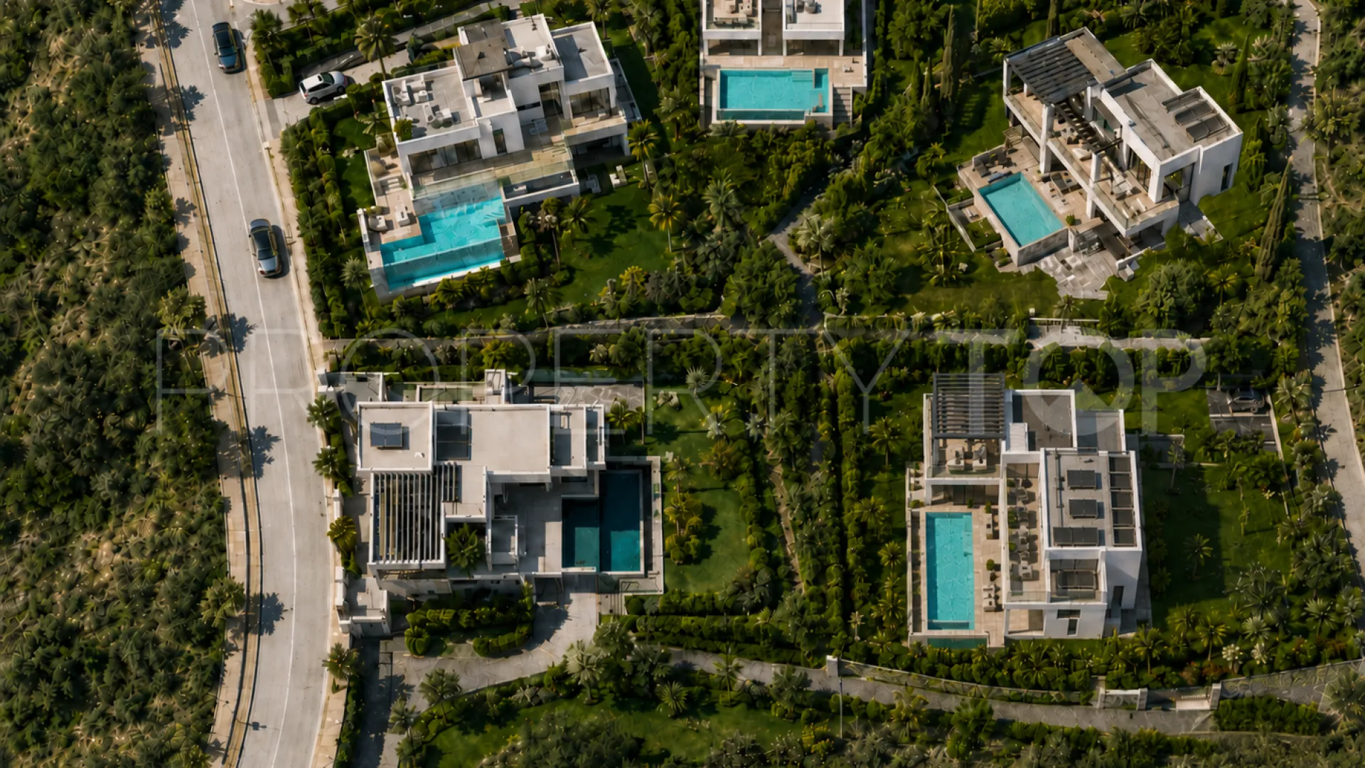 4 bedrooms villa for sale in Elviria