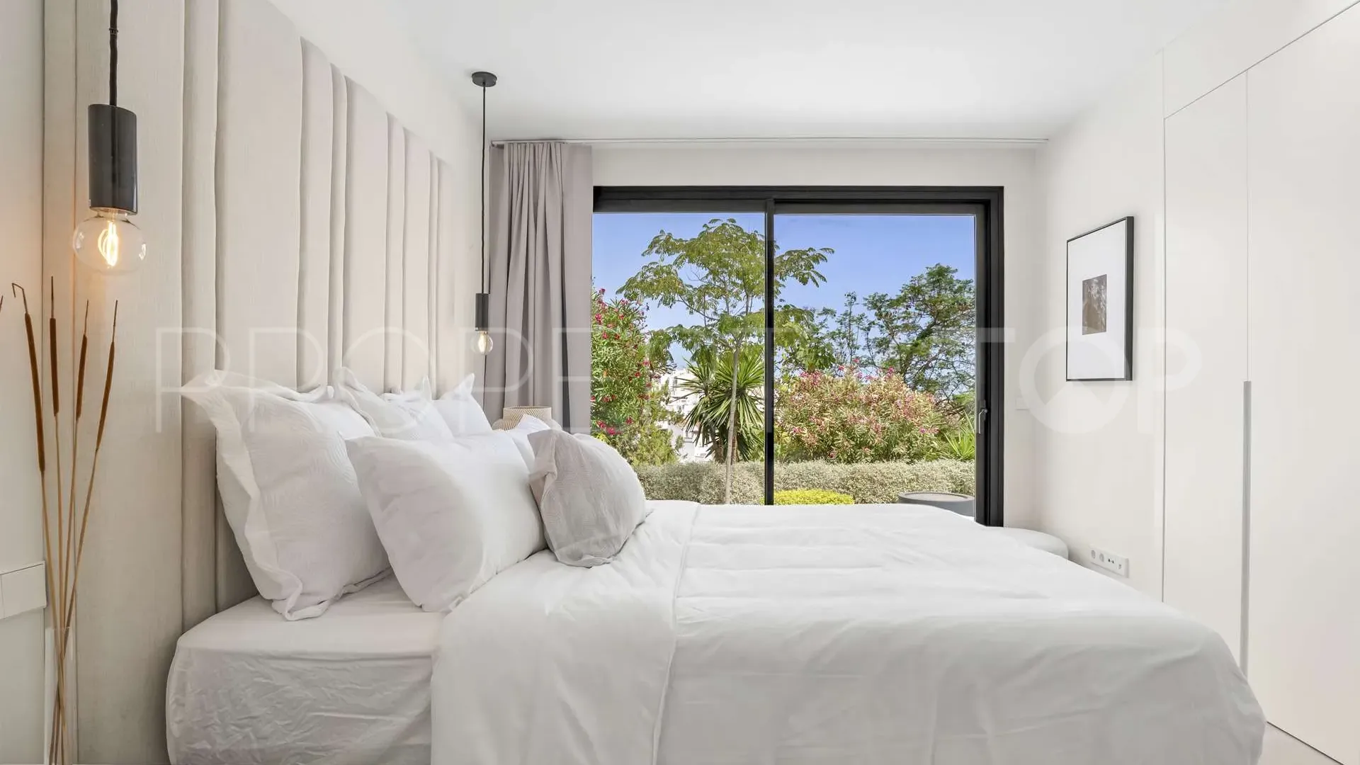 For sale villa in Los Naranjos Hill Club with 4 bedrooms