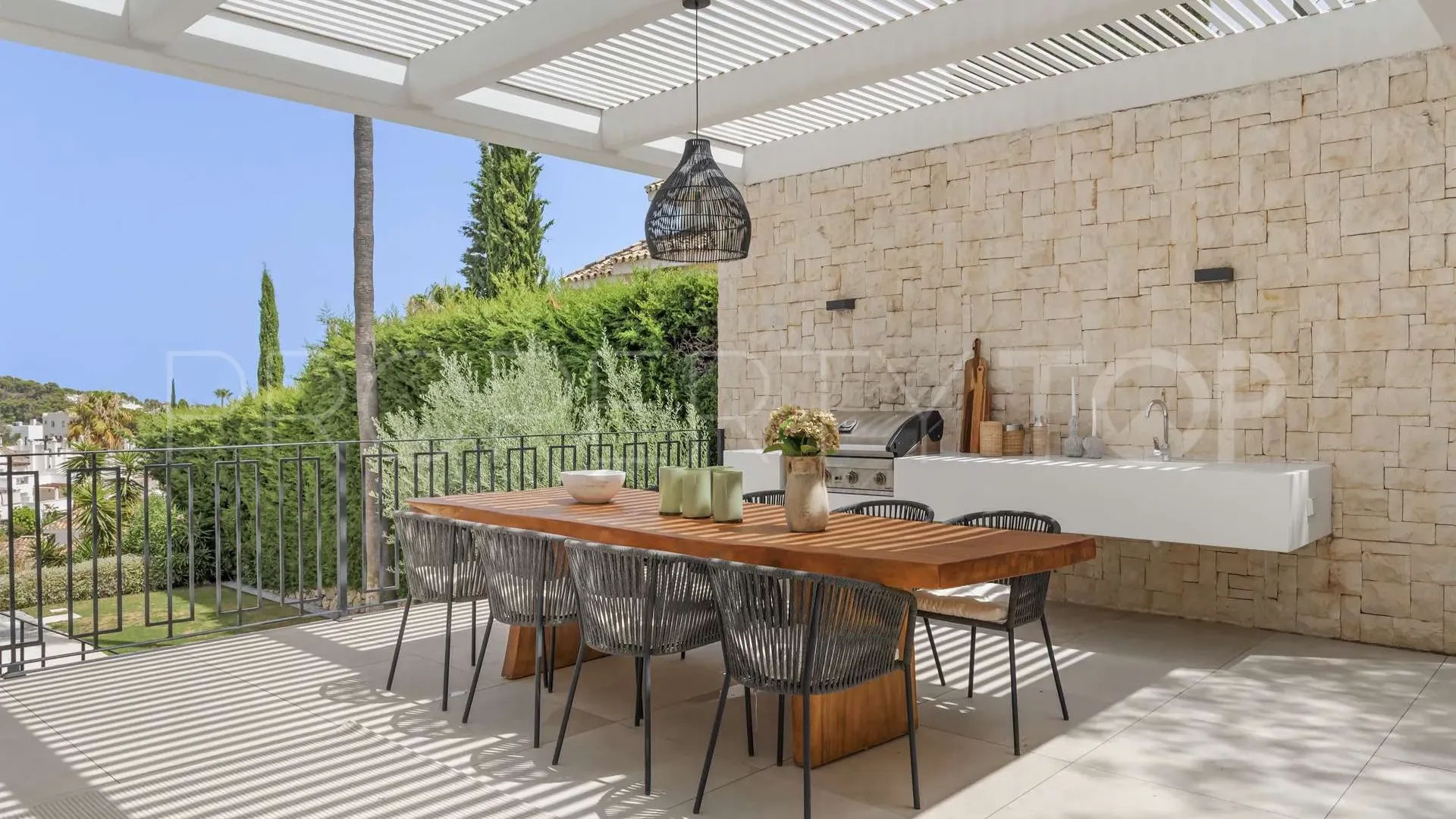 For sale villa in Los Naranjos Hill Club with 4 bedrooms
