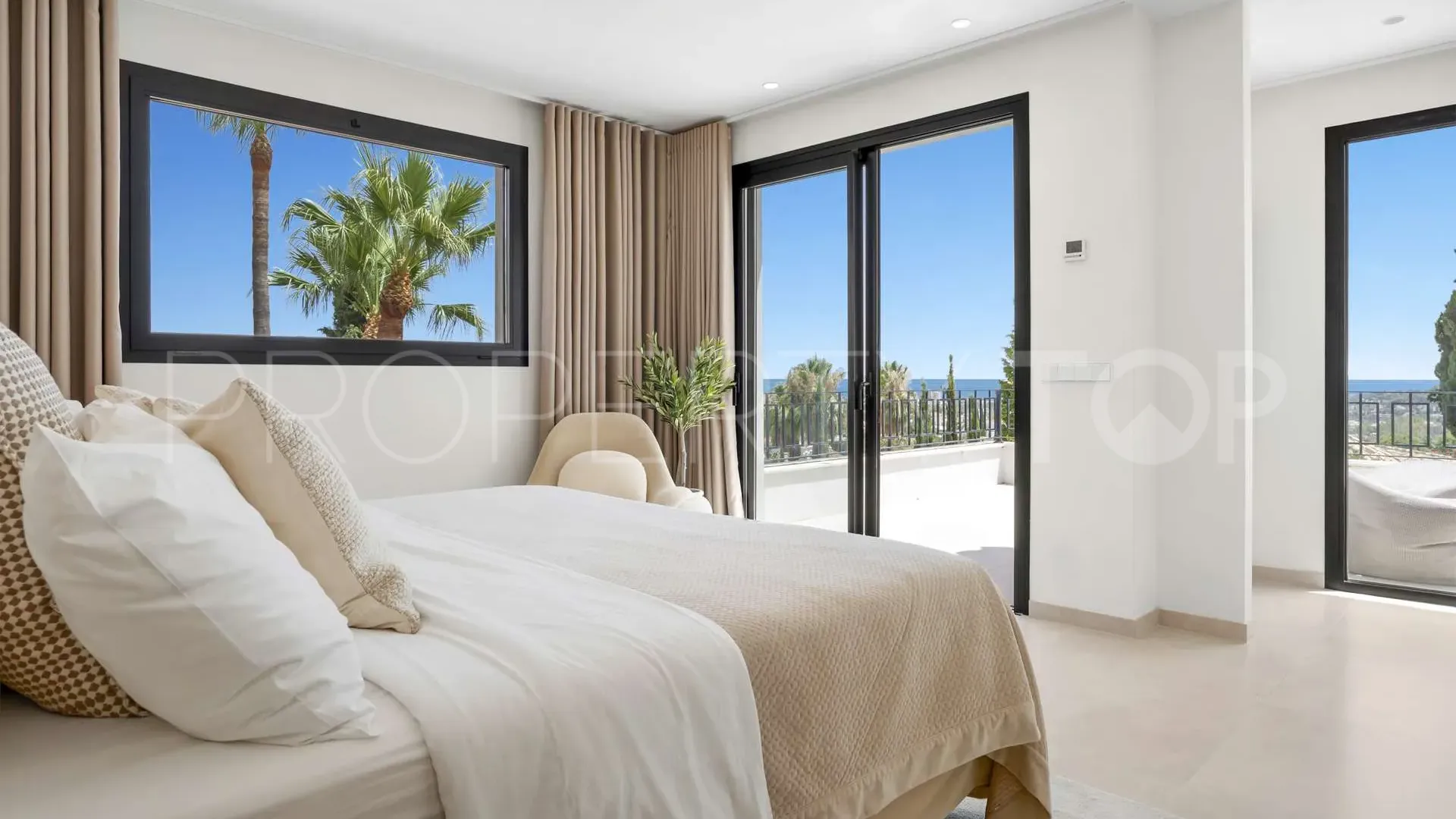 For sale villa in Los Naranjos Hill Club with 4 bedrooms
