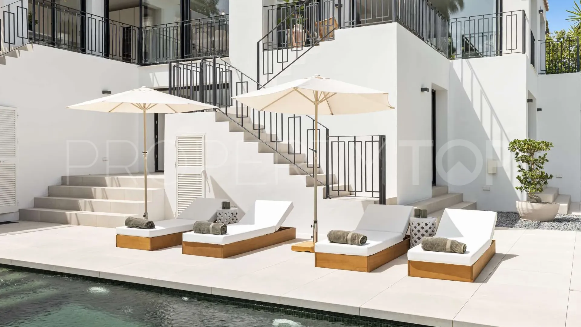 For sale villa in Los Naranjos Hill Club with 4 bedrooms