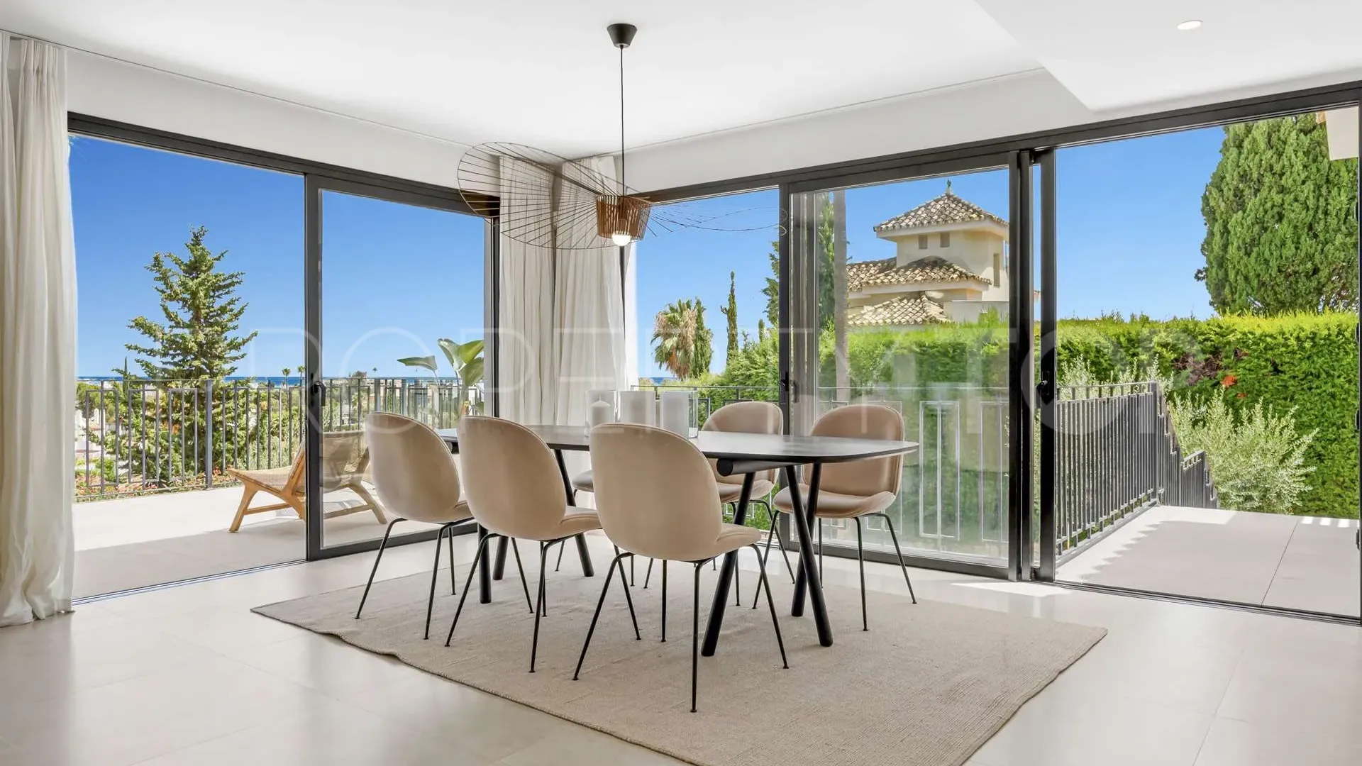 For sale villa in Los Naranjos Hill Club with 4 bedrooms