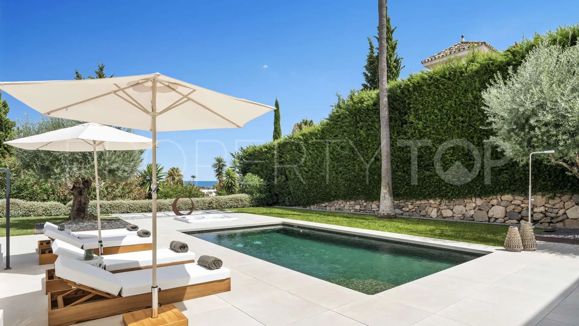 For sale villa in Los Naranjos Hill Club with 4 bedrooms