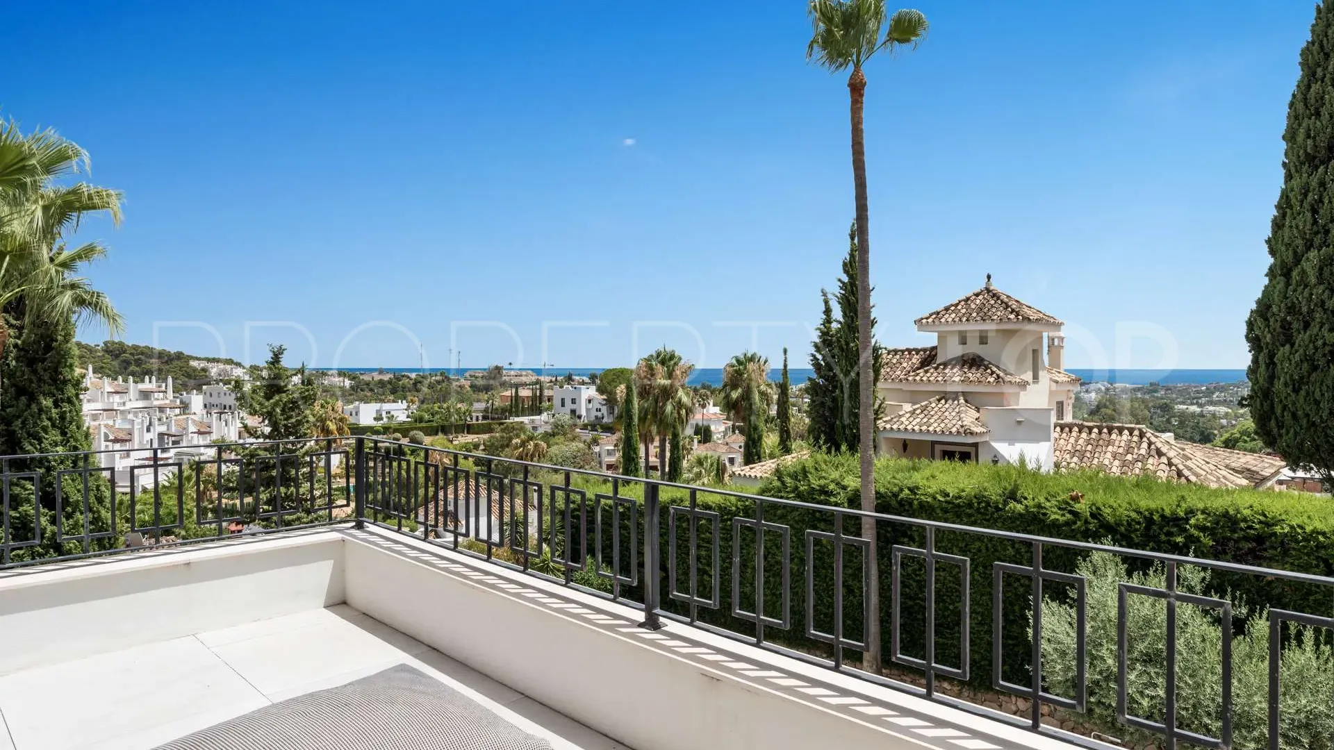 For sale villa in Los Naranjos Hill Club with 4 bedrooms