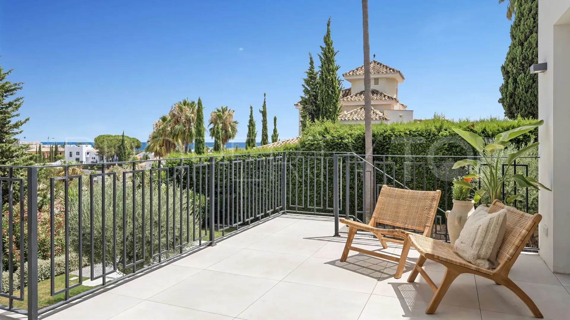 For sale villa in Los Naranjos Hill Club with 4 bedrooms