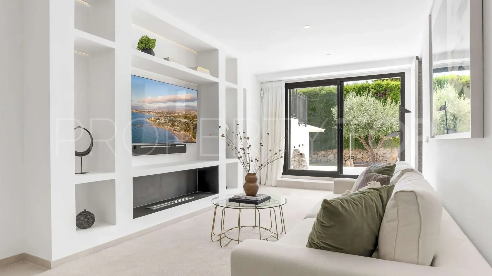 For sale villa in Los Naranjos Hill Club with 4 bedrooms