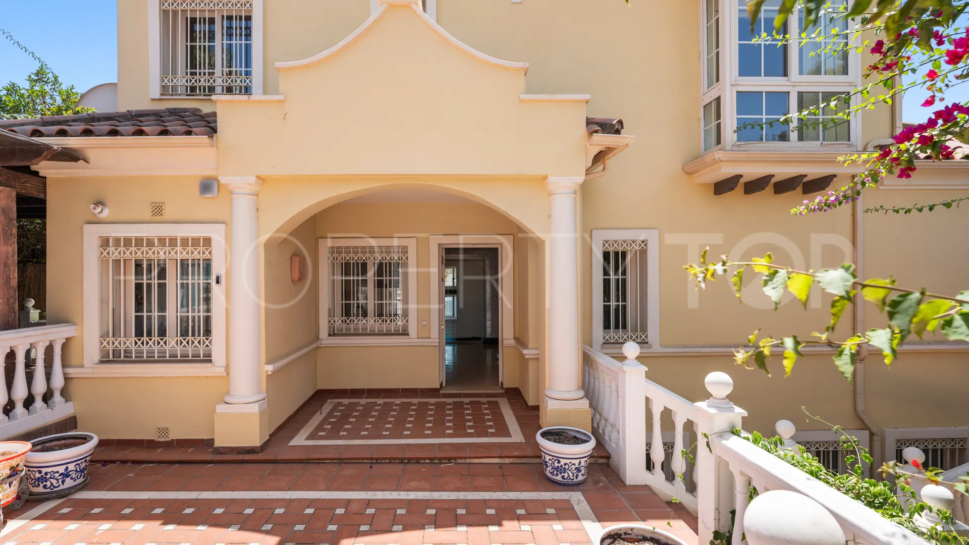 For sale Cortijo Blanco 5 bedrooms villa