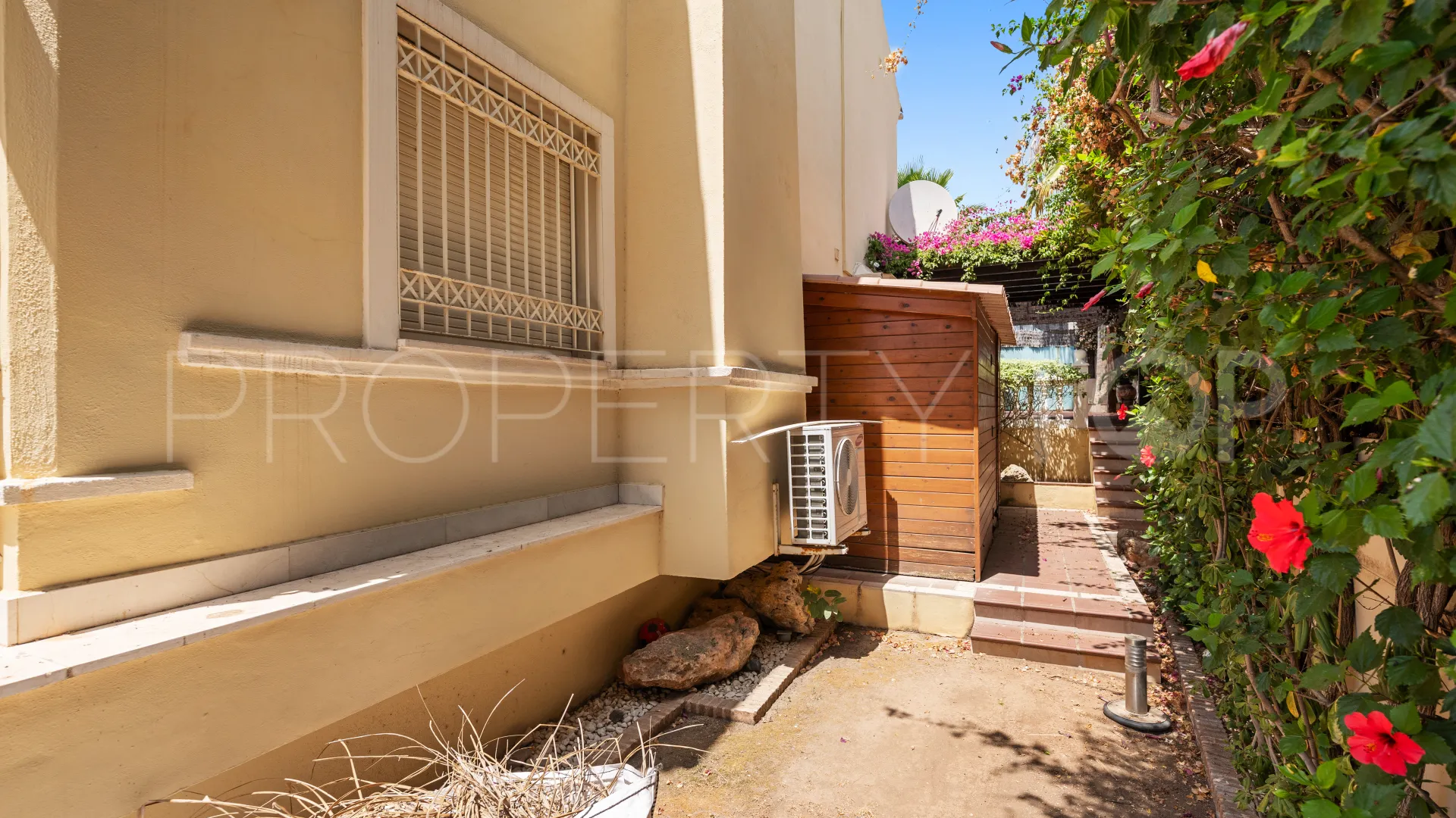 For sale Cortijo Blanco 5 bedrooms villa