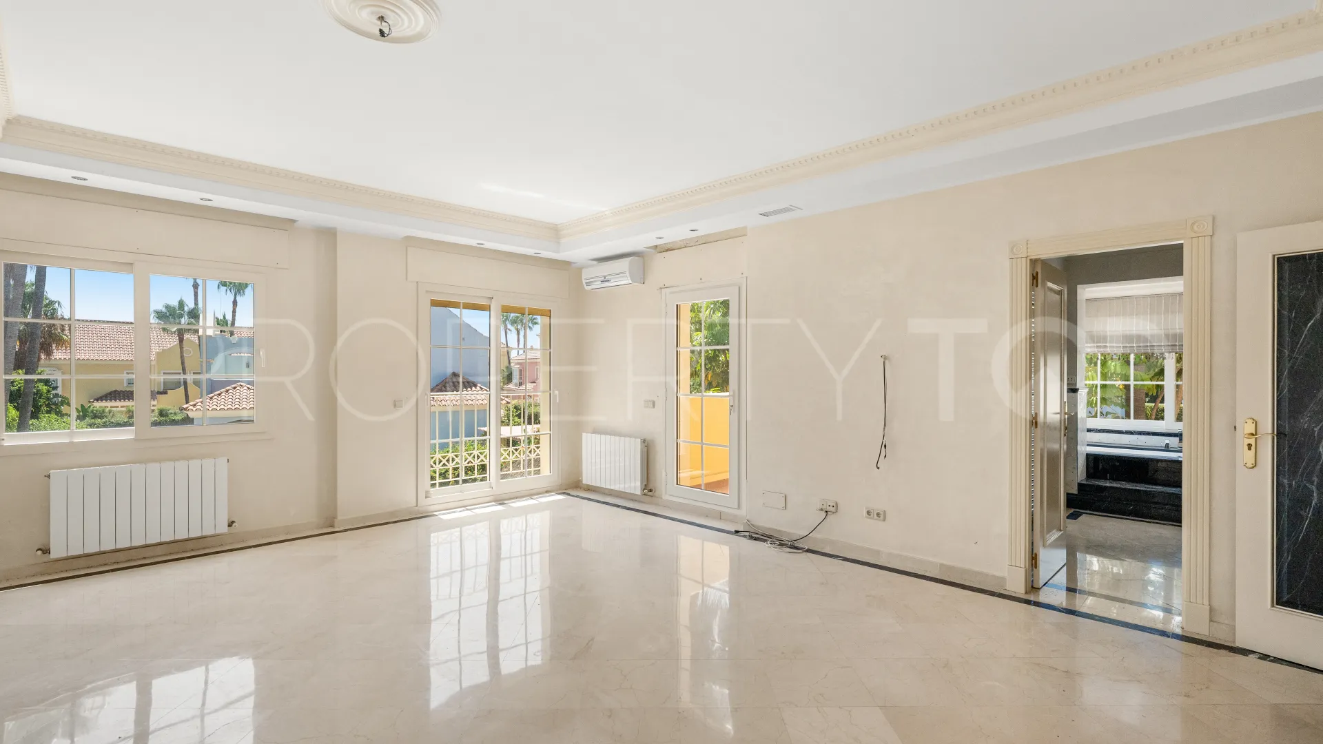 For sale Cortijo Blanco 5 bedrooms villa