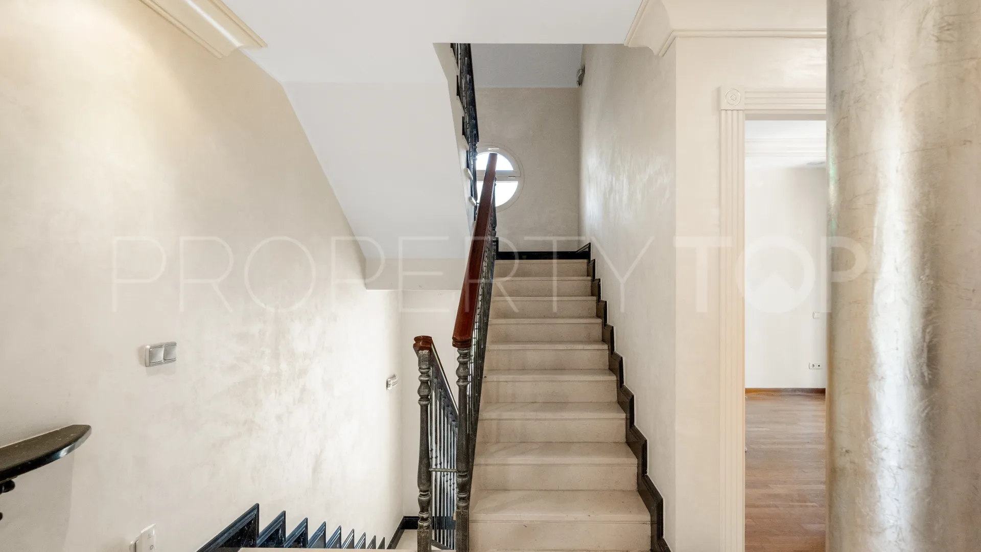 For sale Cortijo Blanco 5 bedrooms villa