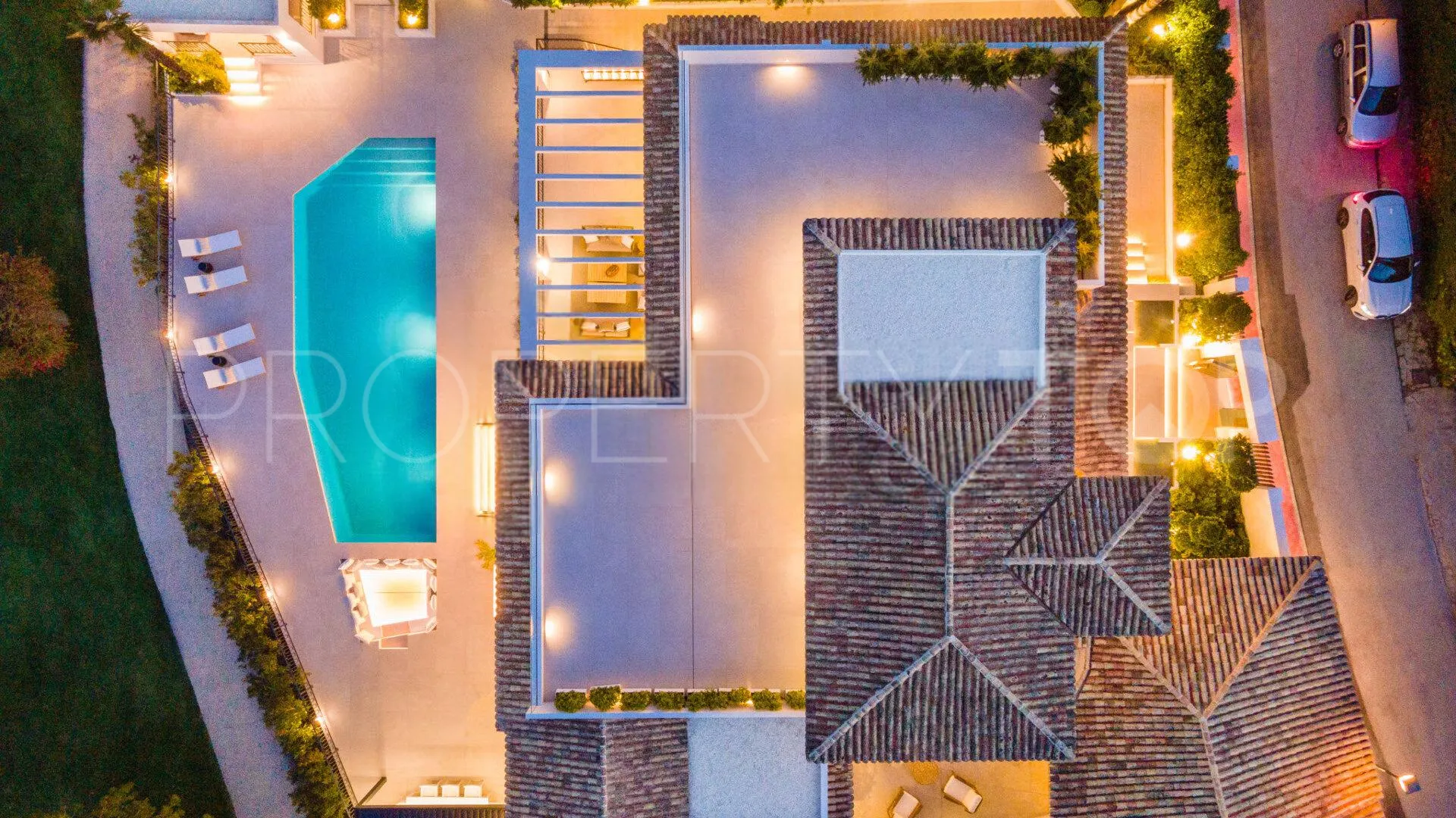 For sale villa in Nueva Andalucia with 5 bedrooms