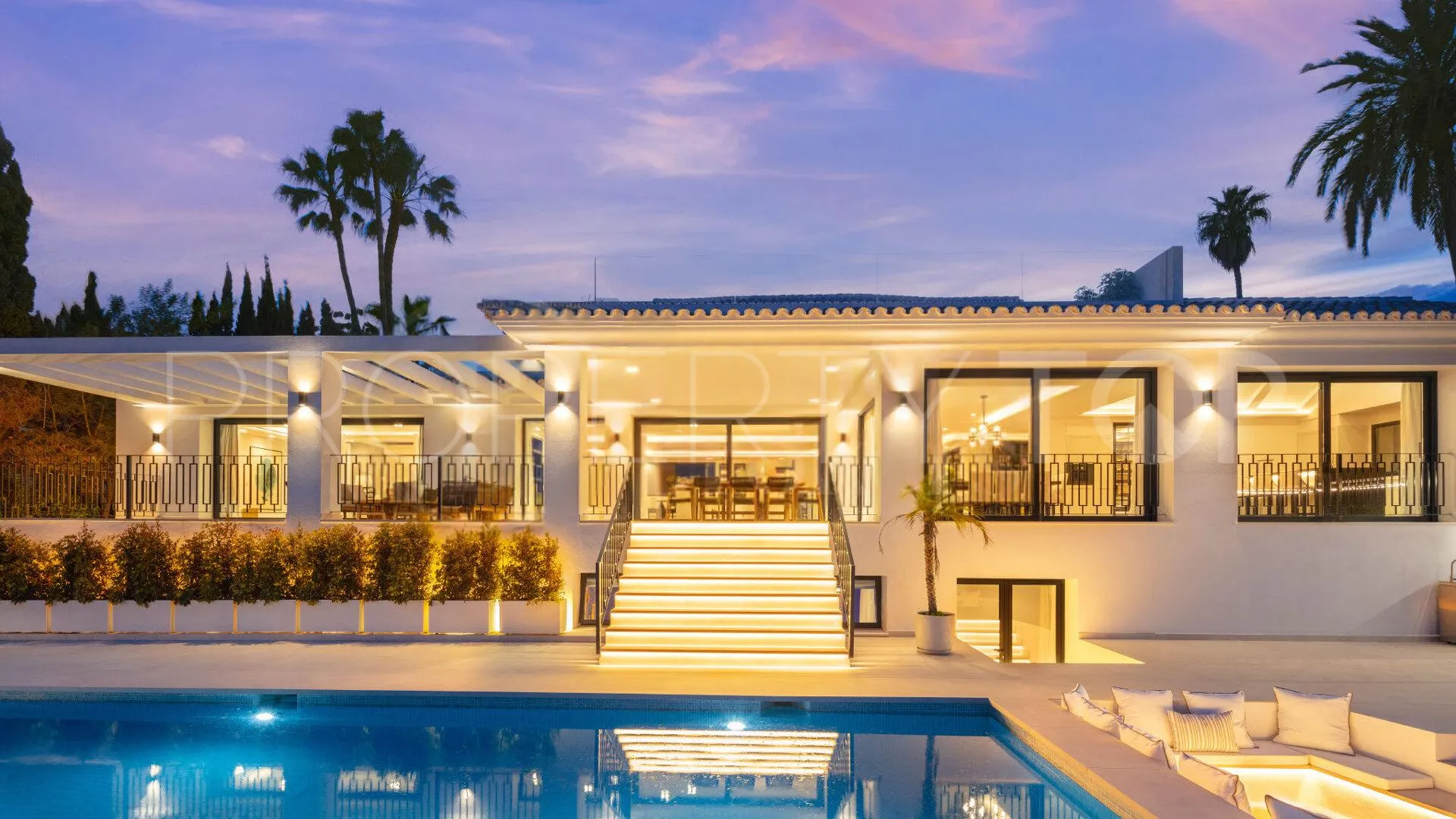 For sale villa in Nueva Andalucia with 5 bedrooms
