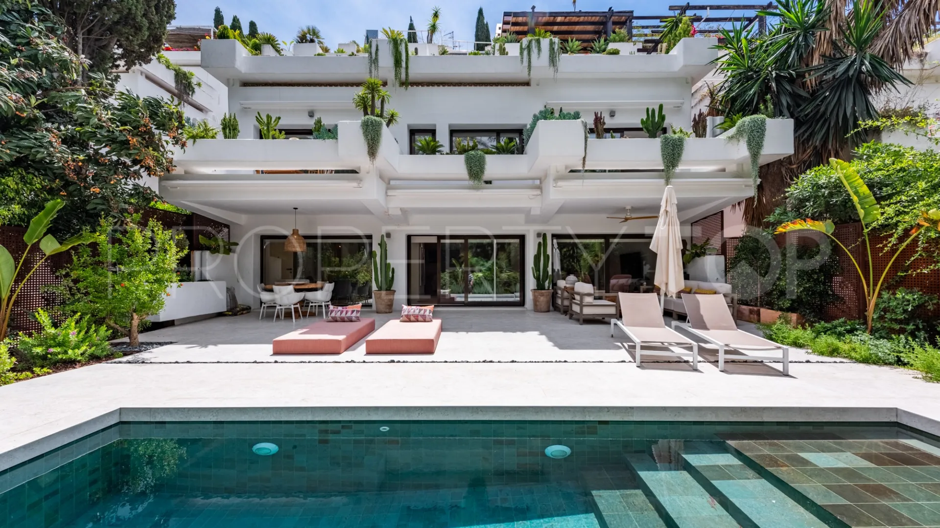 Marbella Golden Mile, duplex planta baja en venta con 3 dormitorios