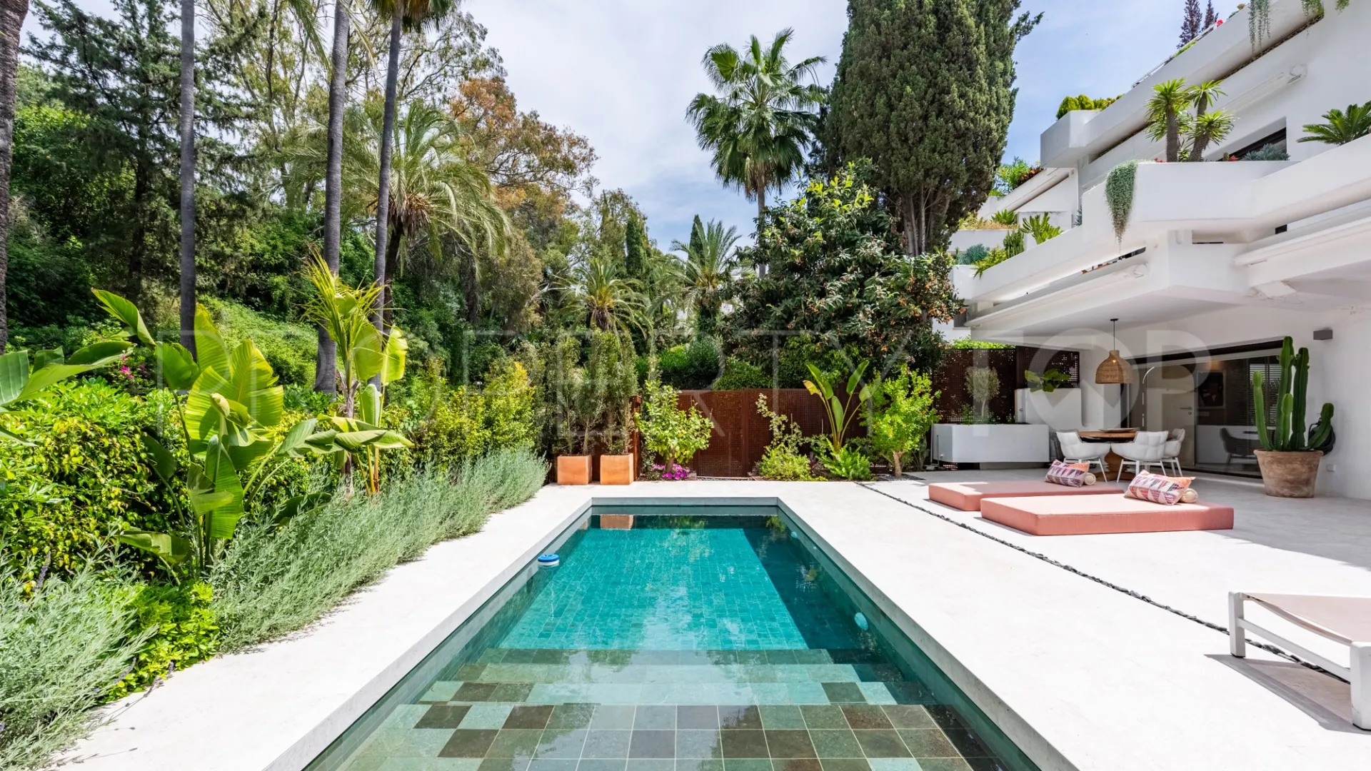 For sale Marbella Golden Mile ground floor duplex with 3 bedrooms