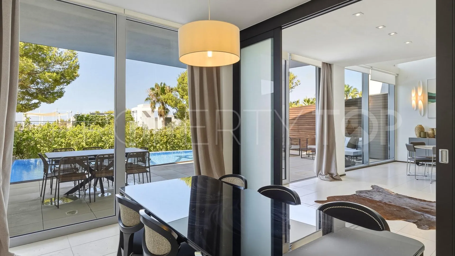 For sale town house in Sierra Blanca