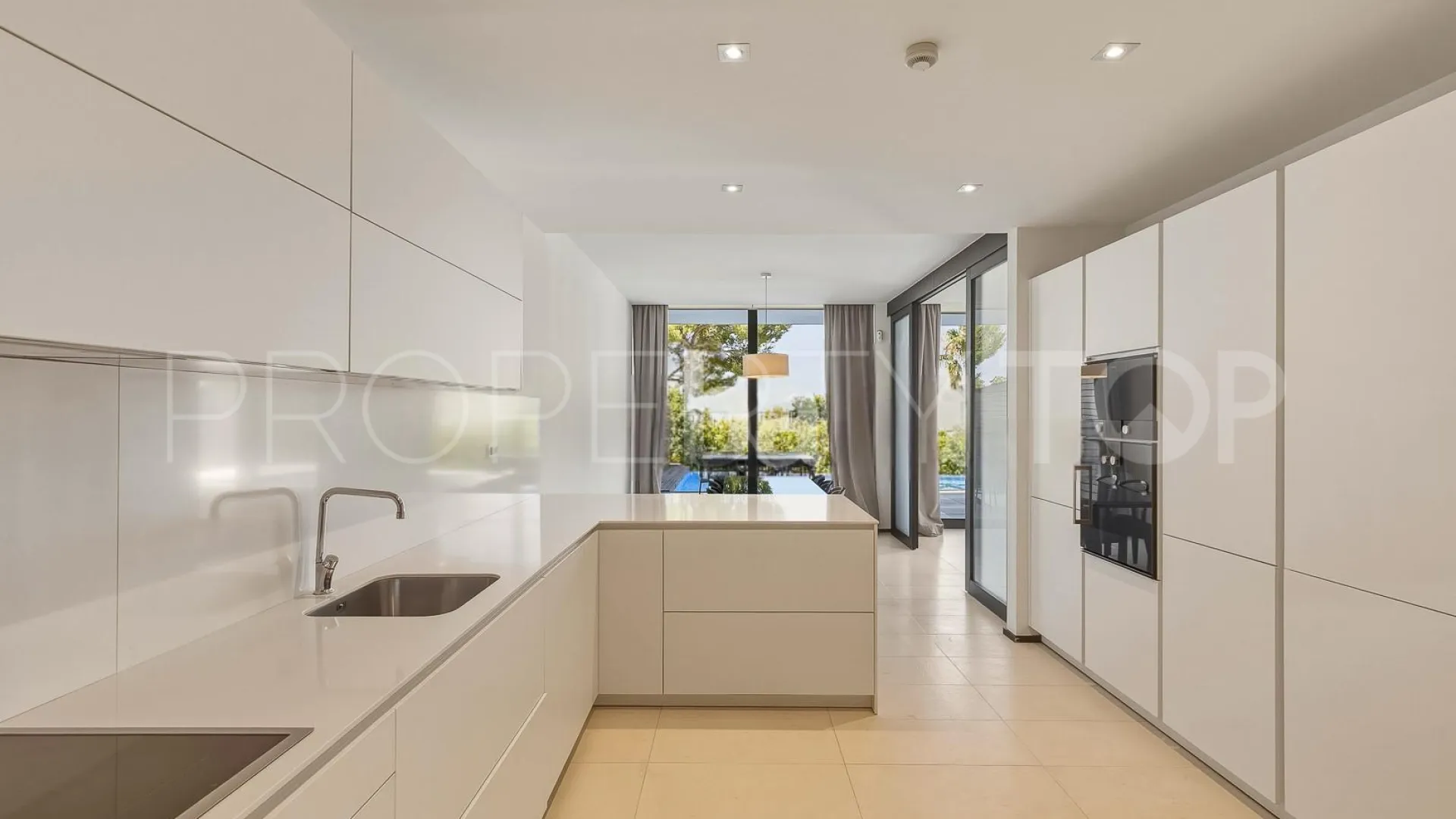 For sale town house in Sierra Blanca