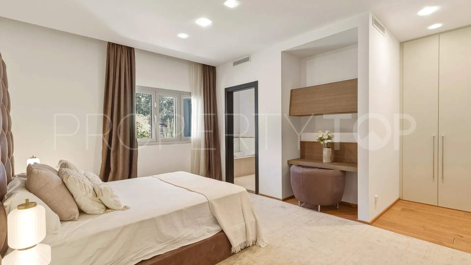 For sale town house in Sierra Blanca