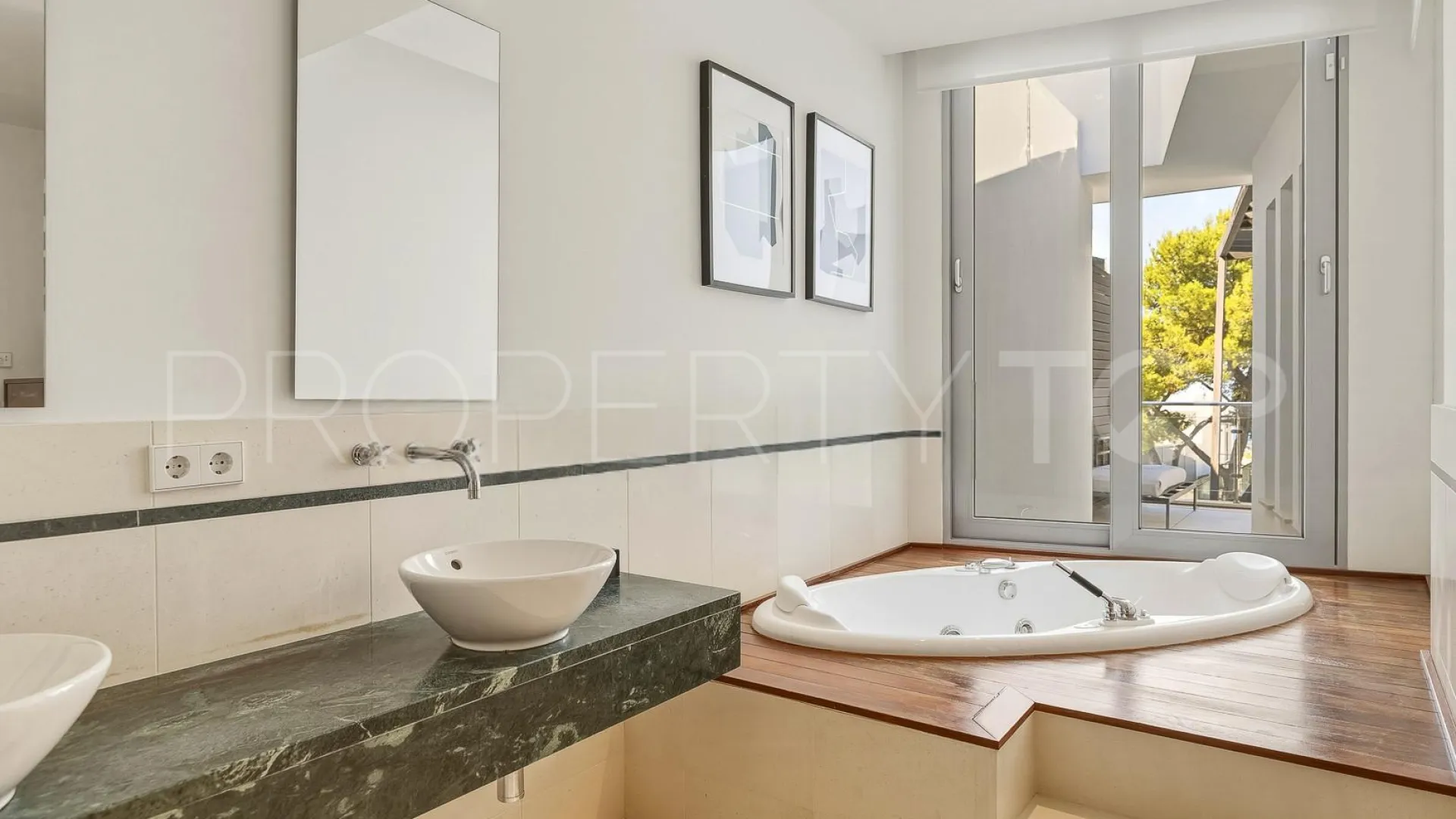 For sale town house in Sierra Blanca