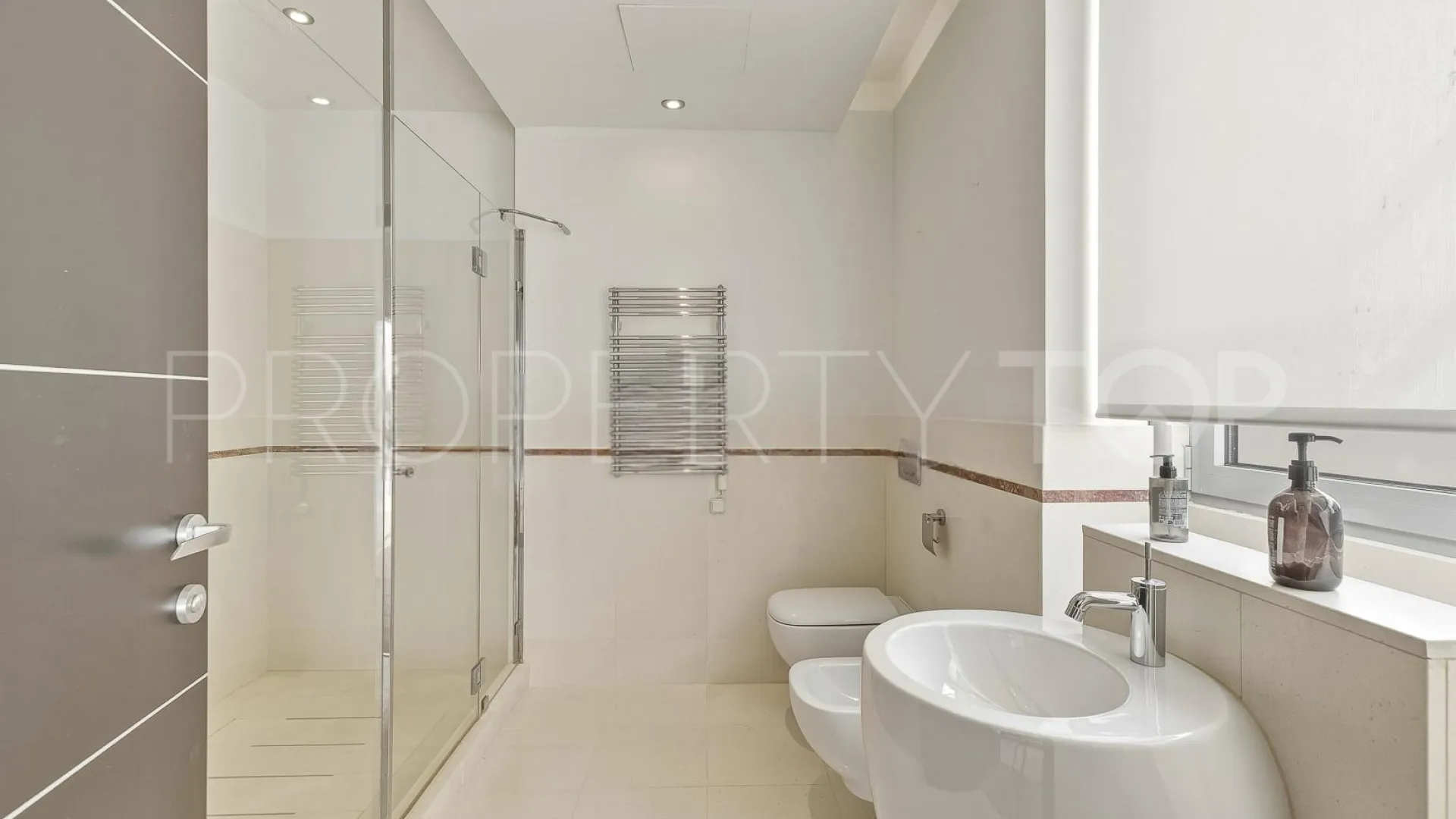 For sale town house in Sierra Blanca