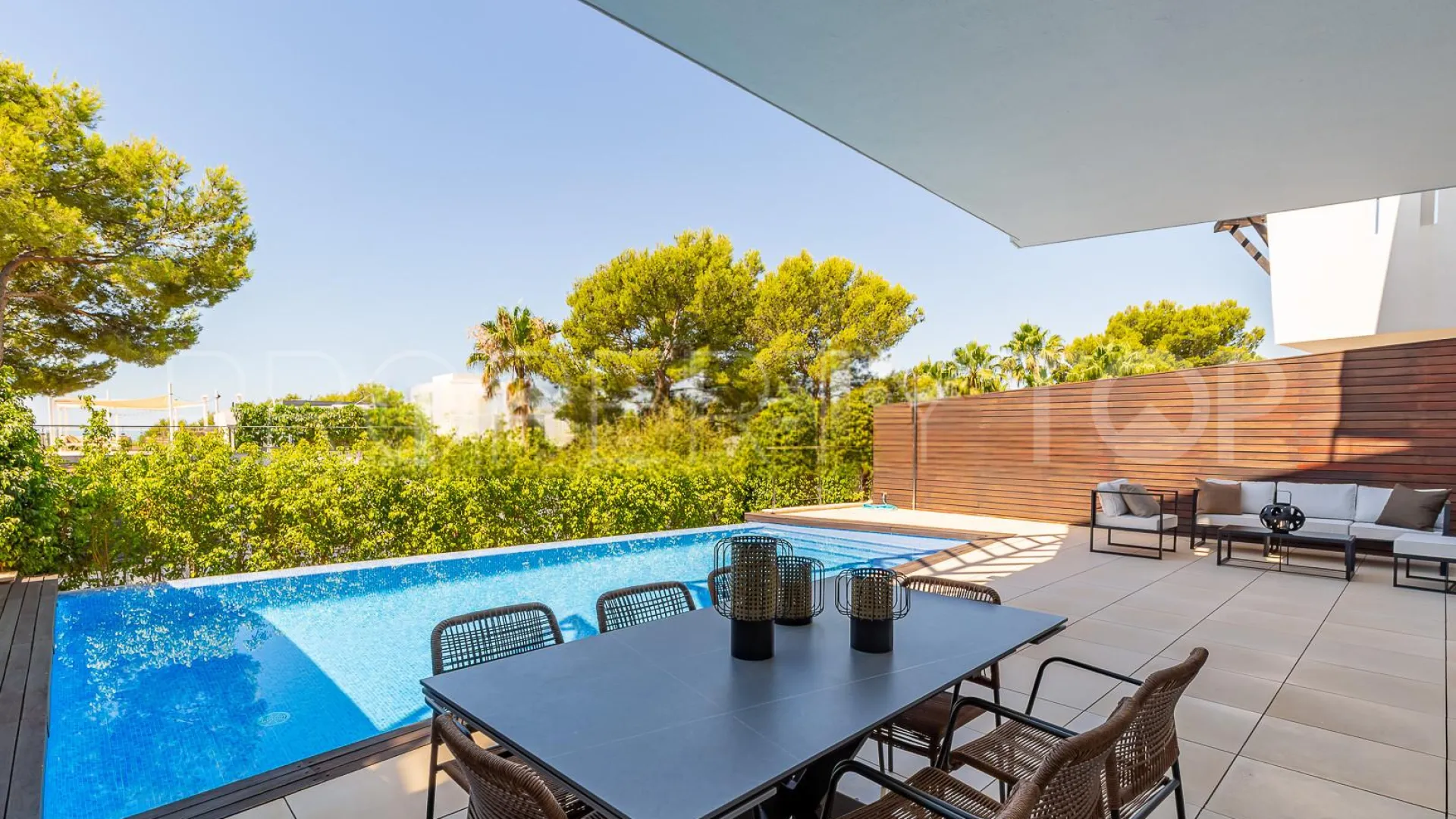 For sale town house in Sierra Blanca