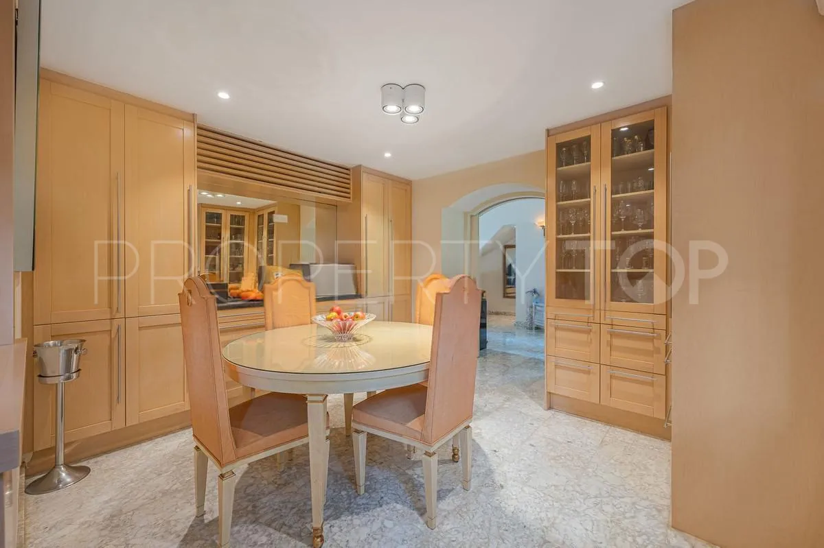 For sale villa with 4 bedrooms in Nagüeles