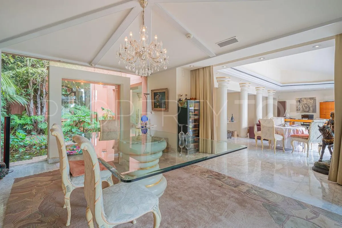 For sale villa with 4 bedrooms in Nagüeles