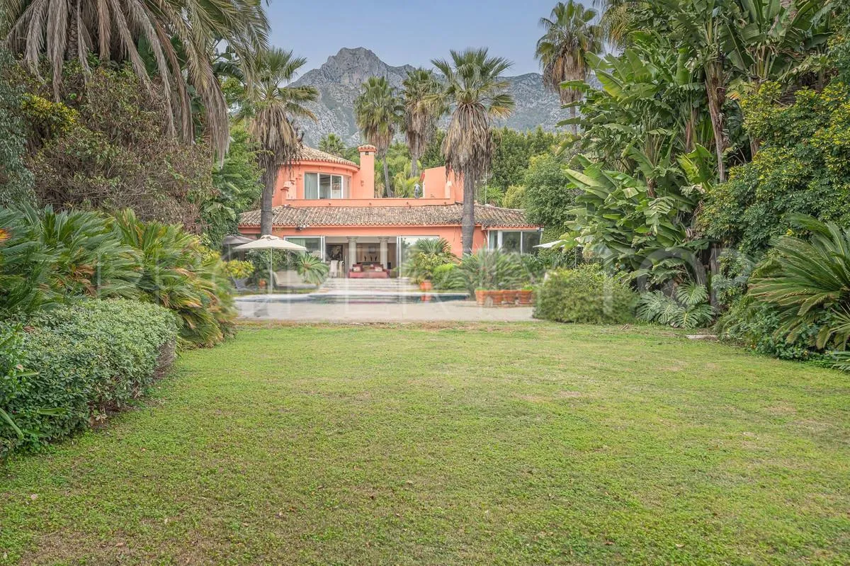 For sale villa with 4 bedrooms in Nagüeles