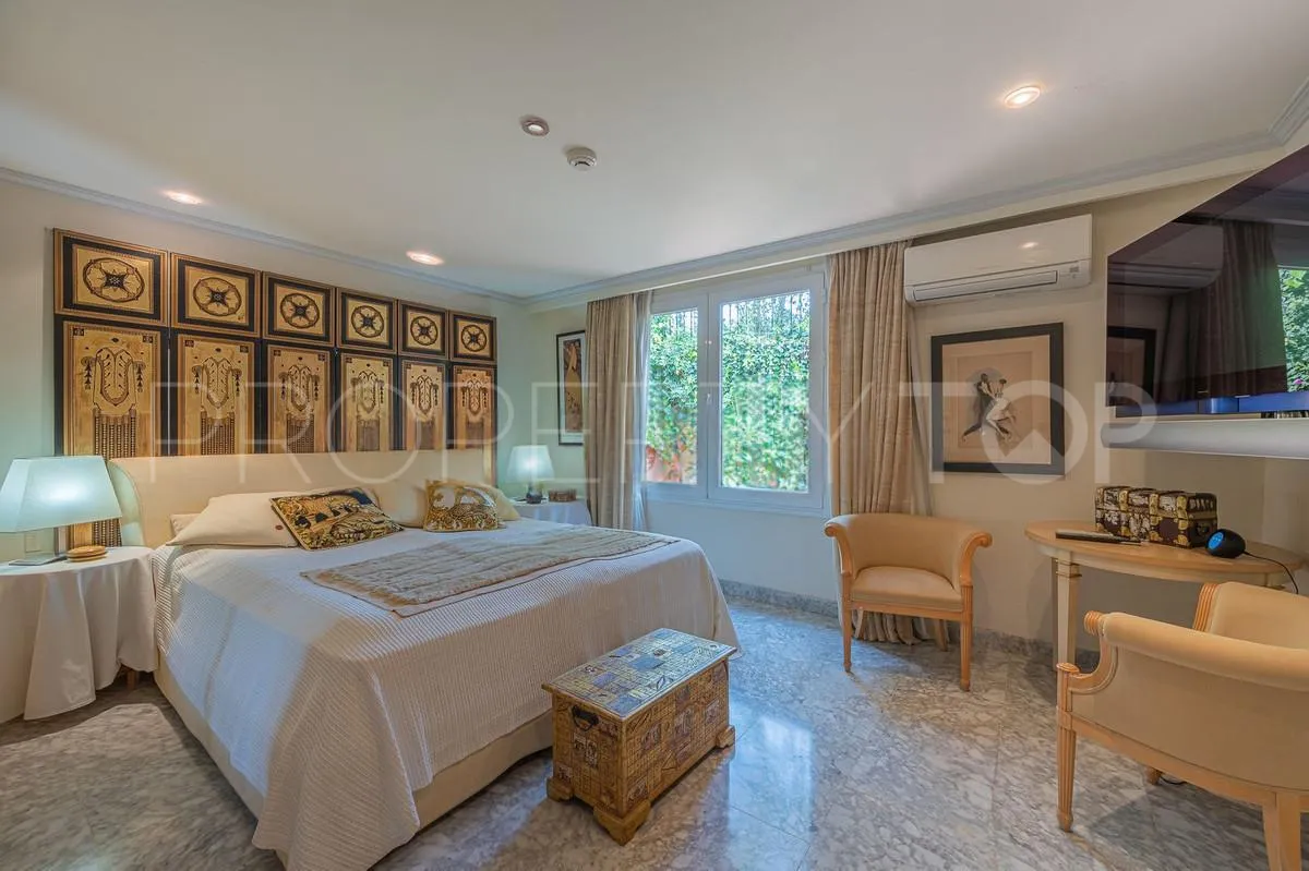 For sale villa with 4 bedrooms in Nagüeles