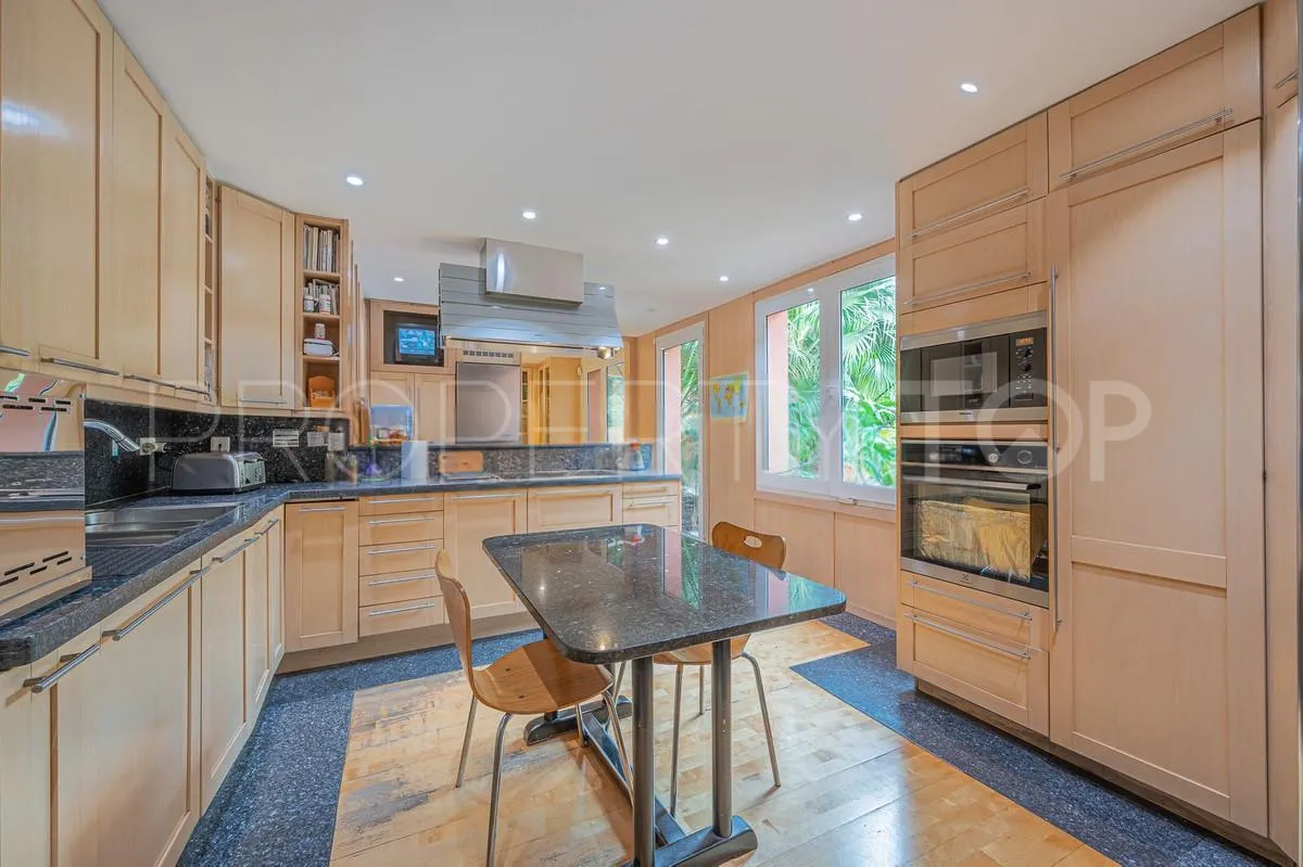 For sale villa with 4 bedrooms in Nagüeles
