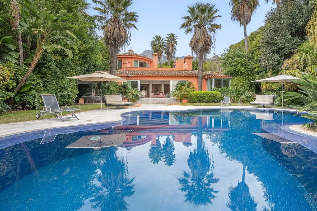 For sale villa with 4 bedrooms in Nagüeles