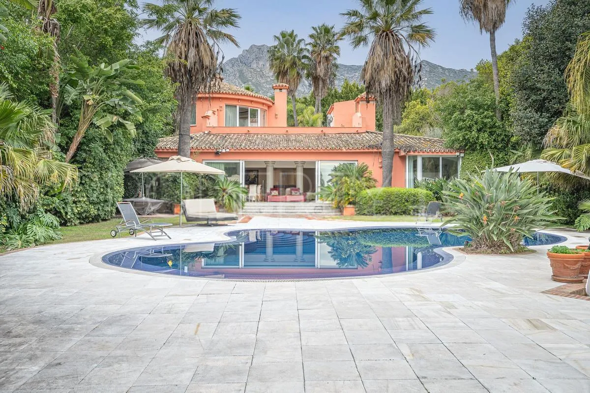 For sale villa with 4 bedrooms in Nagüeles