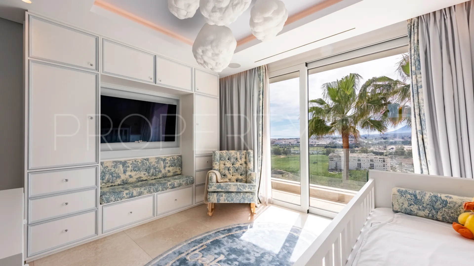 For sale Nueva Andalucia villa