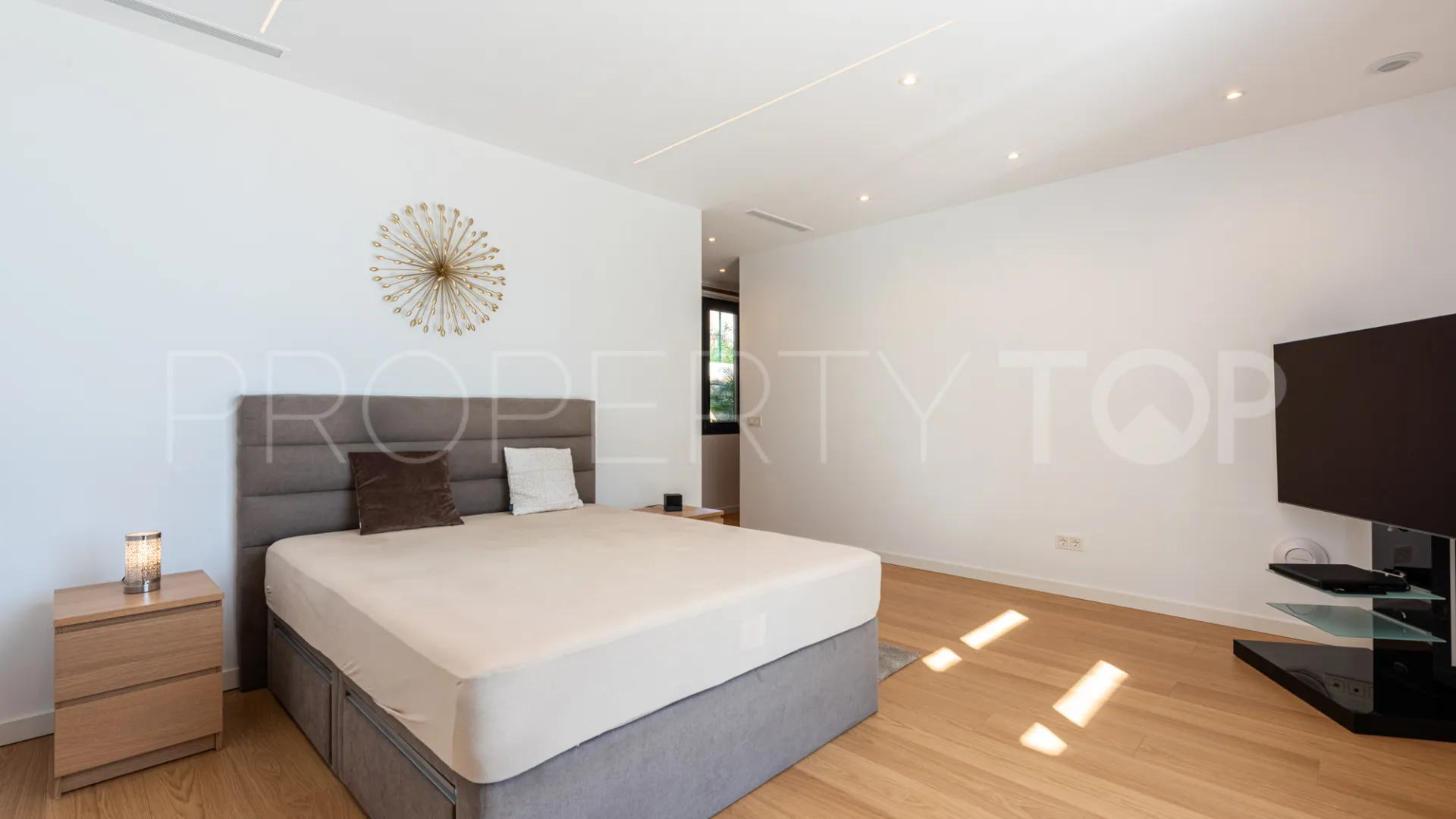 For sale villa in Paraiso Alto